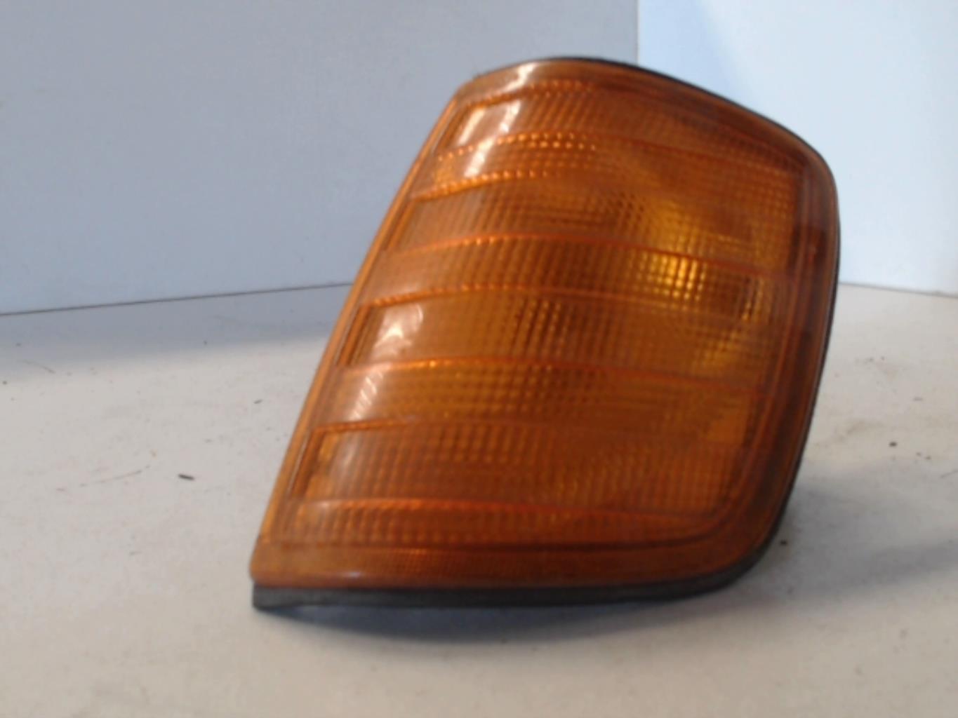 Gruppo ottico anteriore secondario sinistro (luci)(freccia) MERCEDES 250 W124 PHASE 1 Diésel - 1