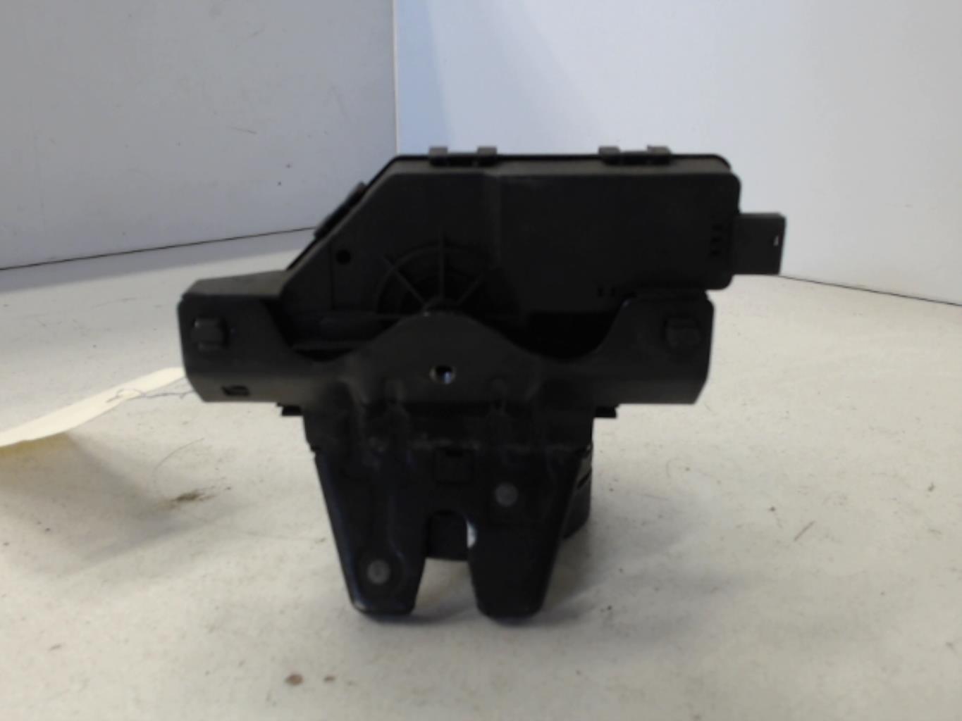 Serrure de coffre BMW SERIE 3 E46 COUPE PHASE 2 Diesel - 1