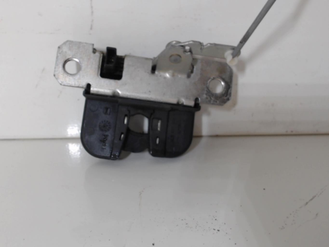 Serrure de coffre SEAT LEON 1 Diesel - 1