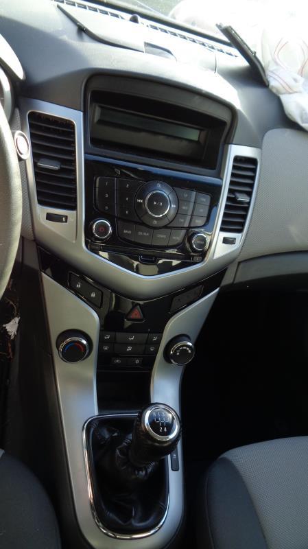 Bouton de warning CHEVROLET CRUZE PHASE 1 Essence - 1
