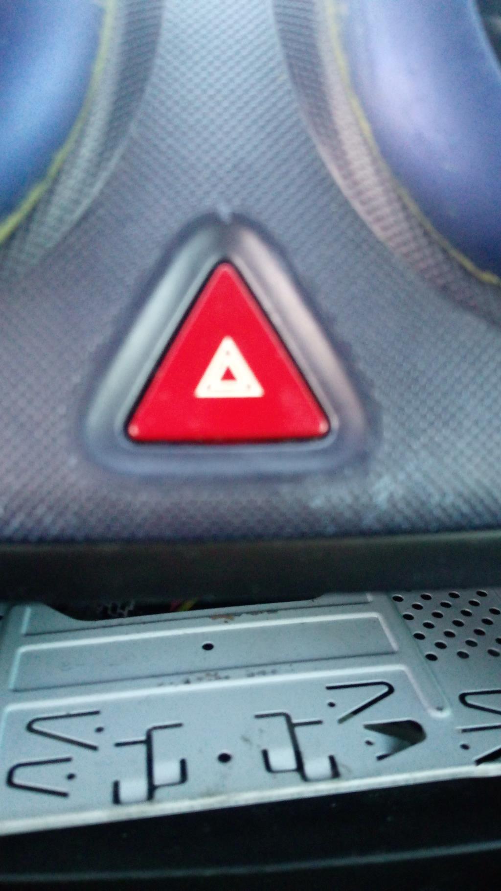 Bouton de warning PEUGEOT 1007 Essence - 1