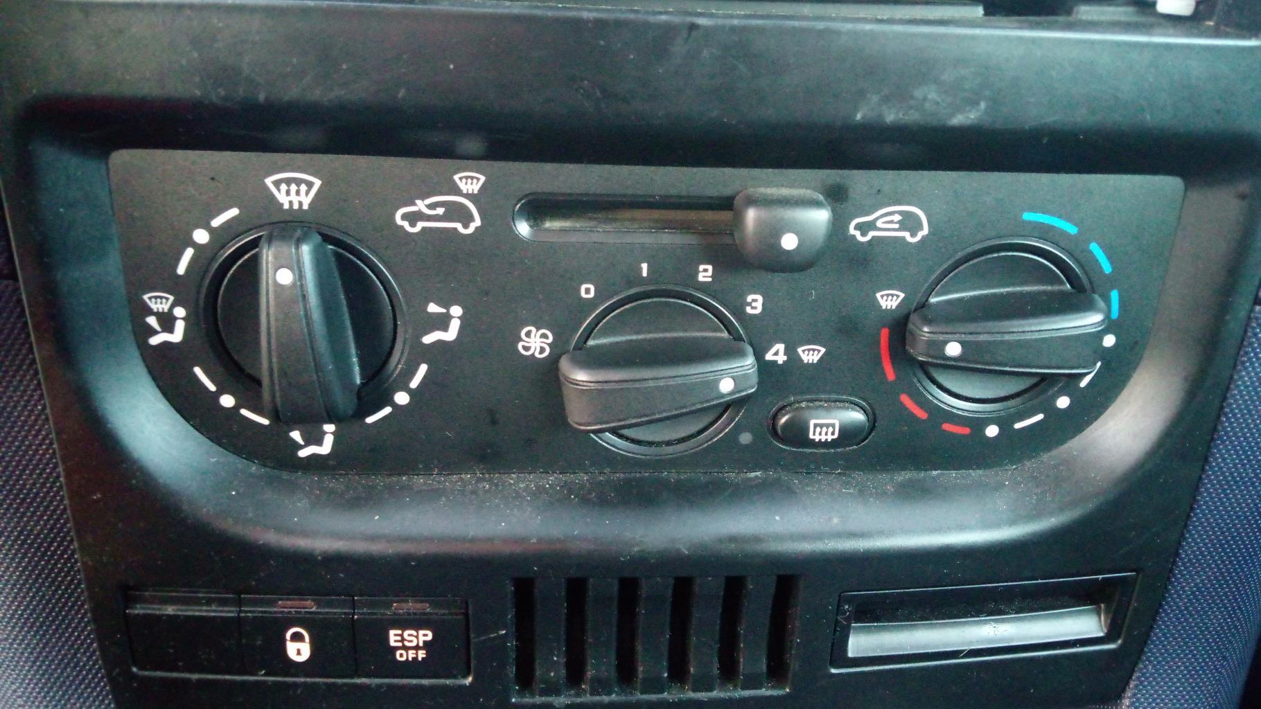 Commande chauffage PEUGEOT 1007 Essence - 1