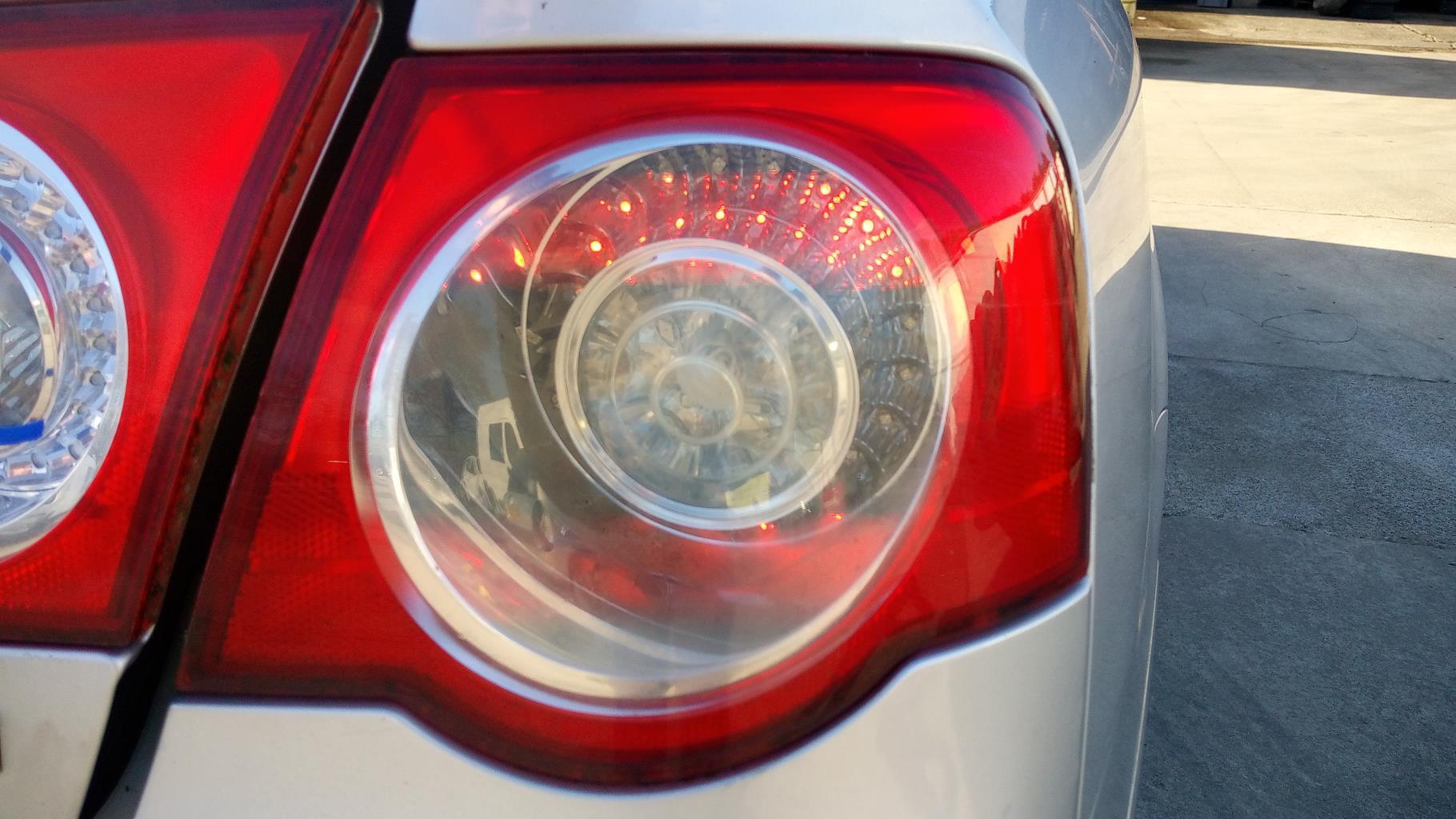 Fanale posteriore principale destro (luci) VOLKSWAGEN PASSAT 5 Diésel - 1