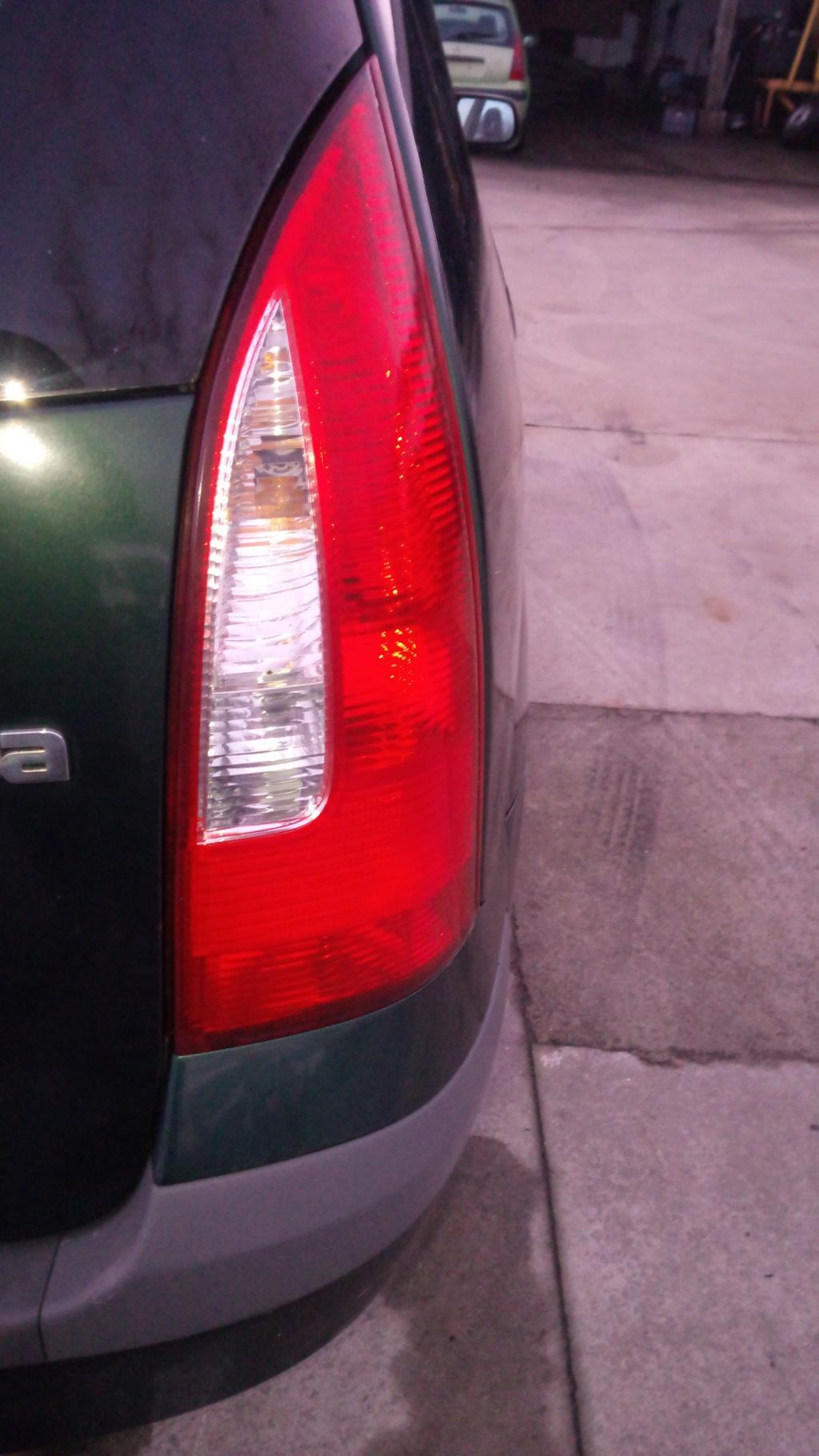 Fanale posteriore principale destro (luci) MAZDA PREMACY Gasolina - 1