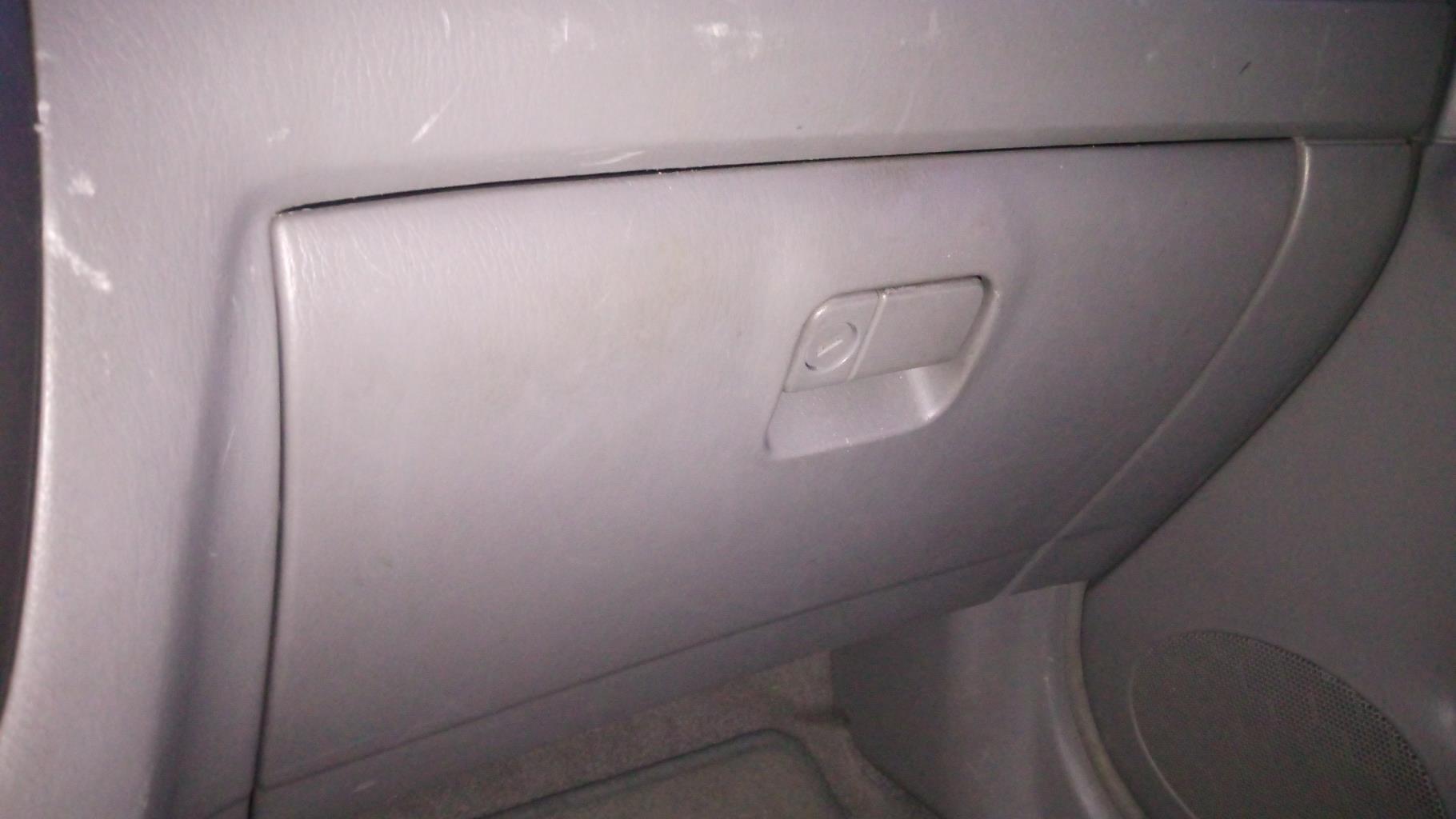 Boite a gants MAZDA PREMACY Essence - 1