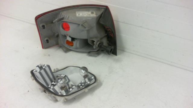 Feu arriere principal droit (feux) AUDI A4 2 AVANT PHASE 2 BREAK  - 1