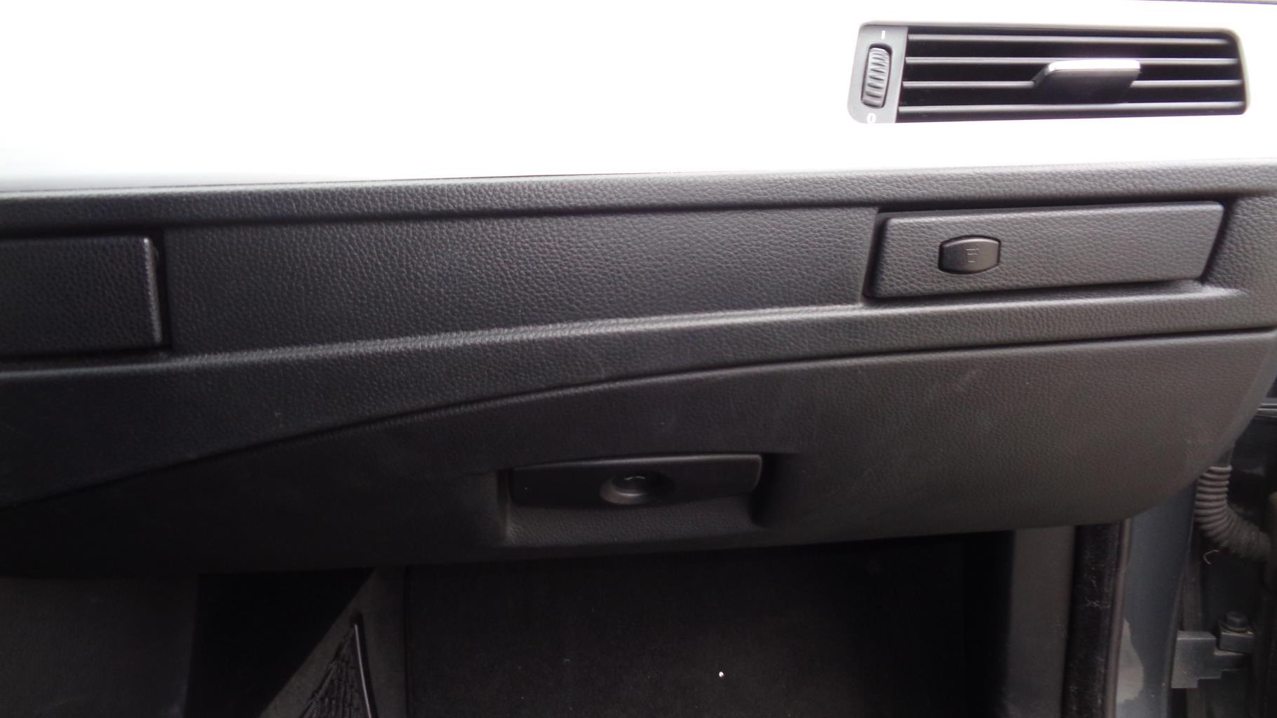 Boite a gants BMW SERIE 5 E61 TOURING PHASE 2 BREAK Diesel - 1