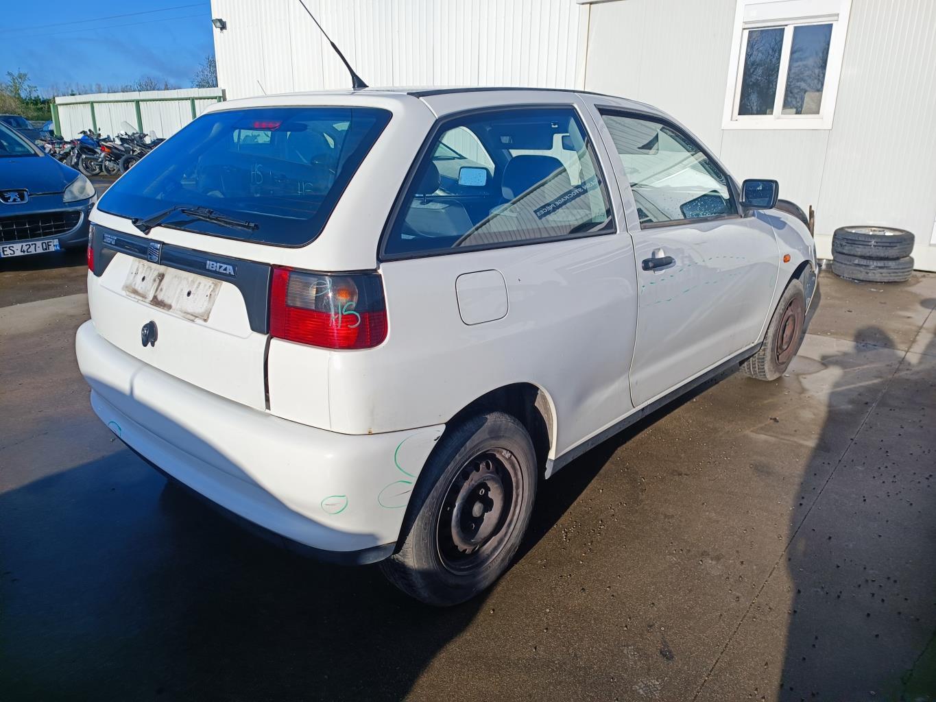 Antenne SEAT IBIZA 2 PHASE 2 Essence - 1