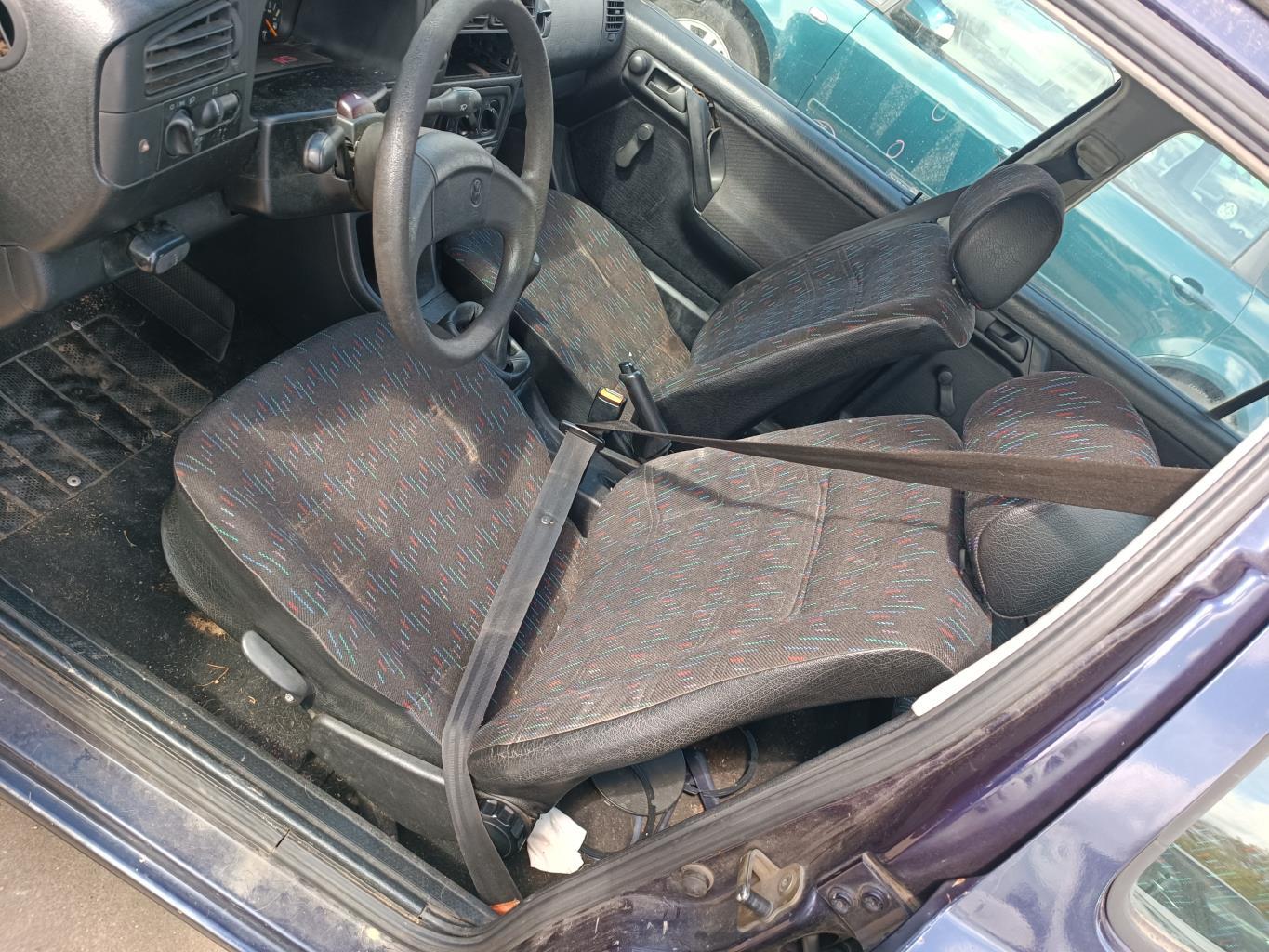 Cintura di sicurezza anteriore sinistra VOLKSWAGEN GOLF 3 Diésel - 1