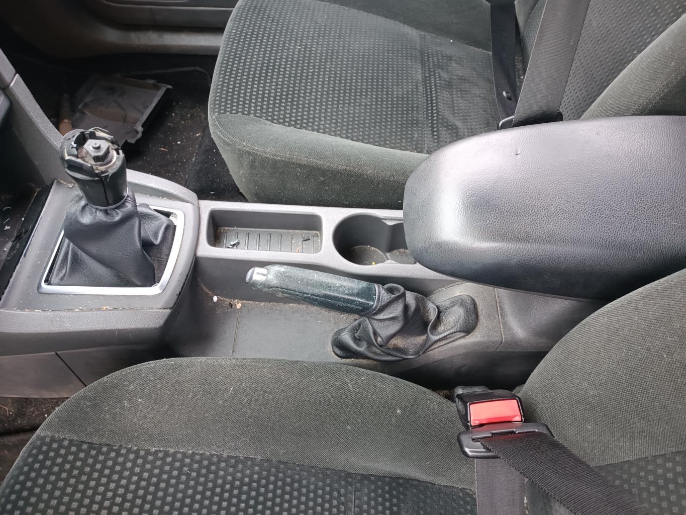 Aggancio cintura sicurezza anteriore sinistro FORD FOCUS 2 PHASE 1 Diésel - 1