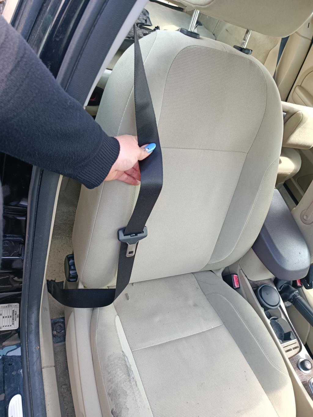 Cintura di sicurezza anteriore destra FORD FOCUS 2 PHASE 2 BREAK Diésel - 1