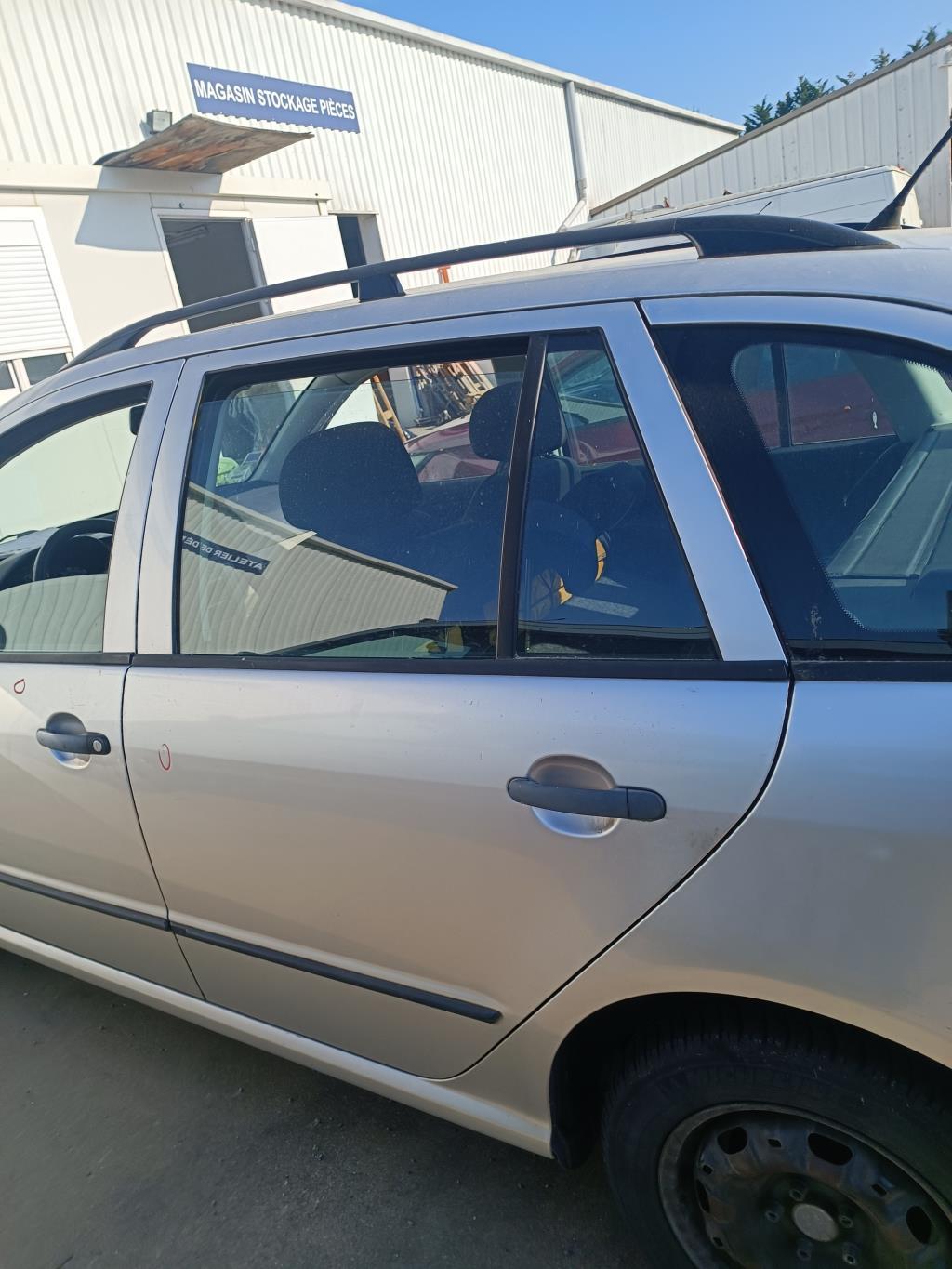 Portiera posteriore sinistra SKODA FABIA 1 PHASE 2 BREAK Gasolina - 1