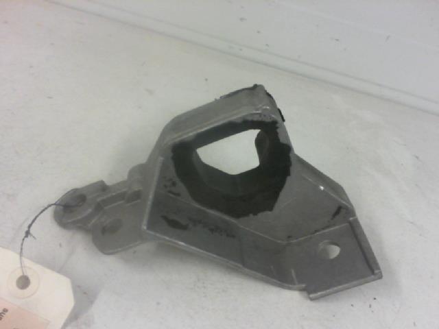 Silentbloc echappement central RENAULT CLIO 2 PHASE 2 Essence - 1