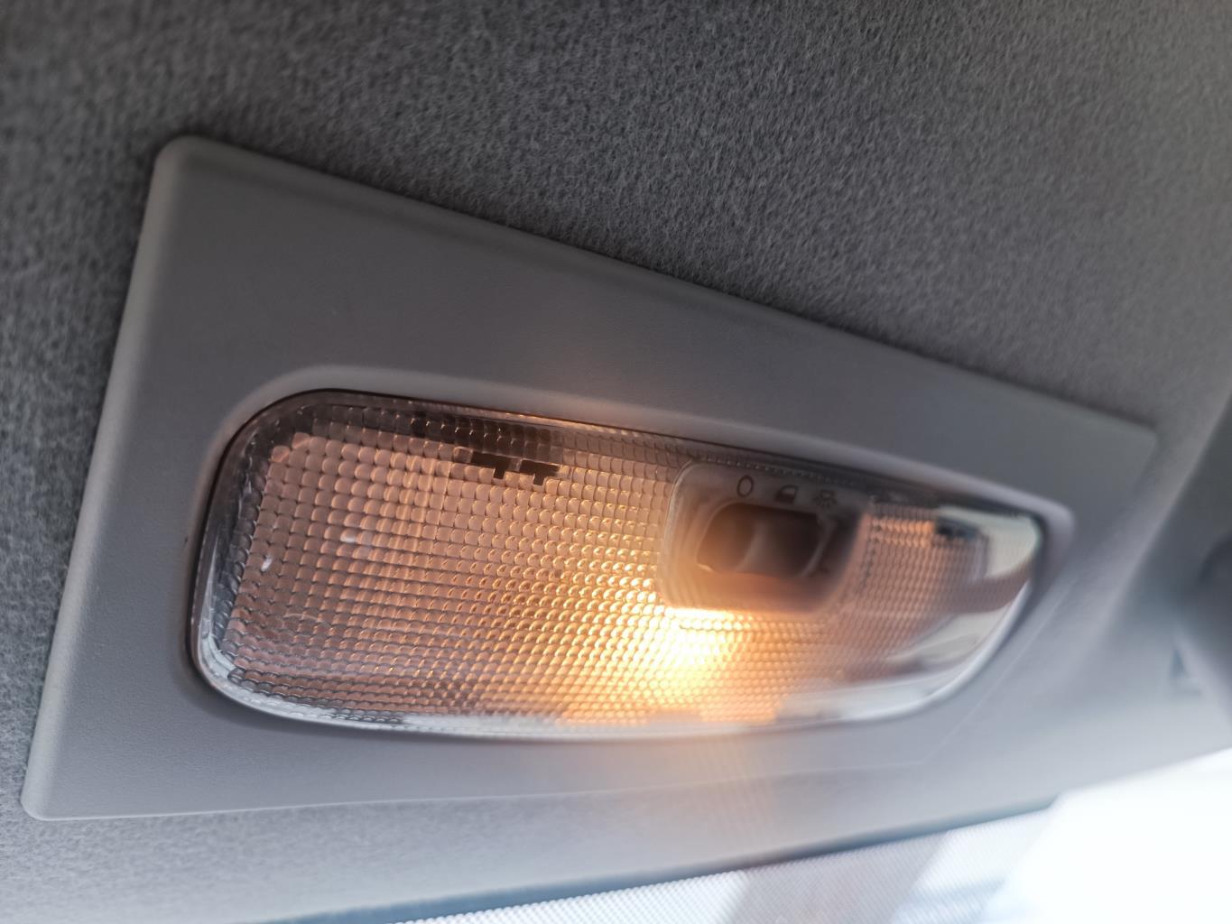 Eclairage de plafonnier FORD FOCUS 2 PHASE 1 Diesel - 1