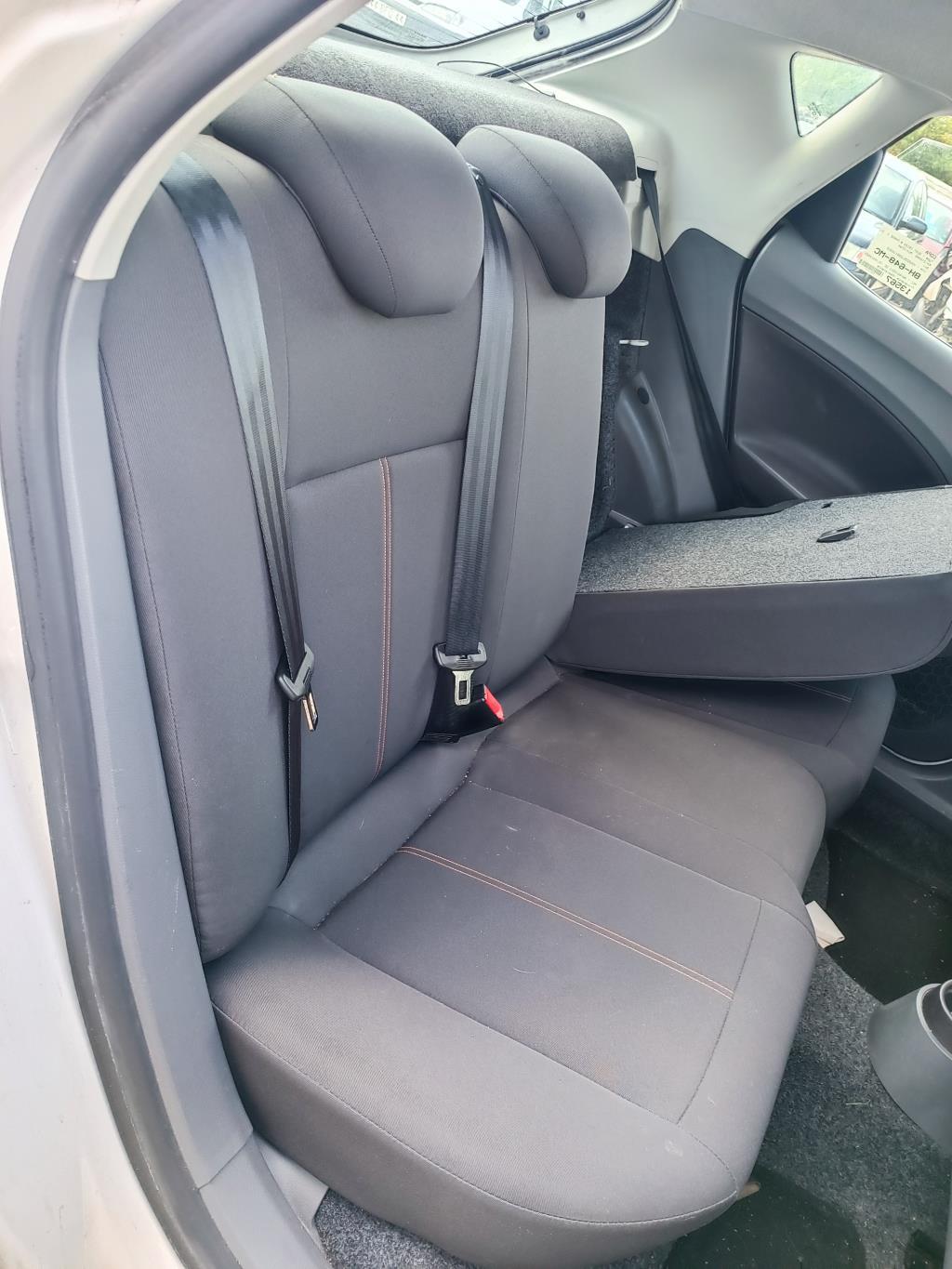 Aggancio cintura sicurezza posteriore destro SEAT IBIZA 4 PHASE 1 Diésel - 1