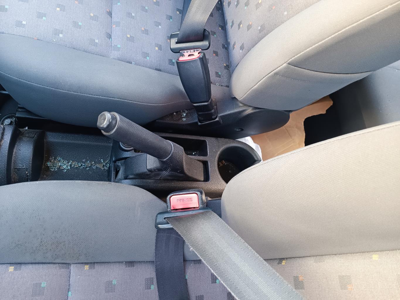 Console central (interieur plastique) HYUNDAI GETZ PHASE 1 Essence - 1