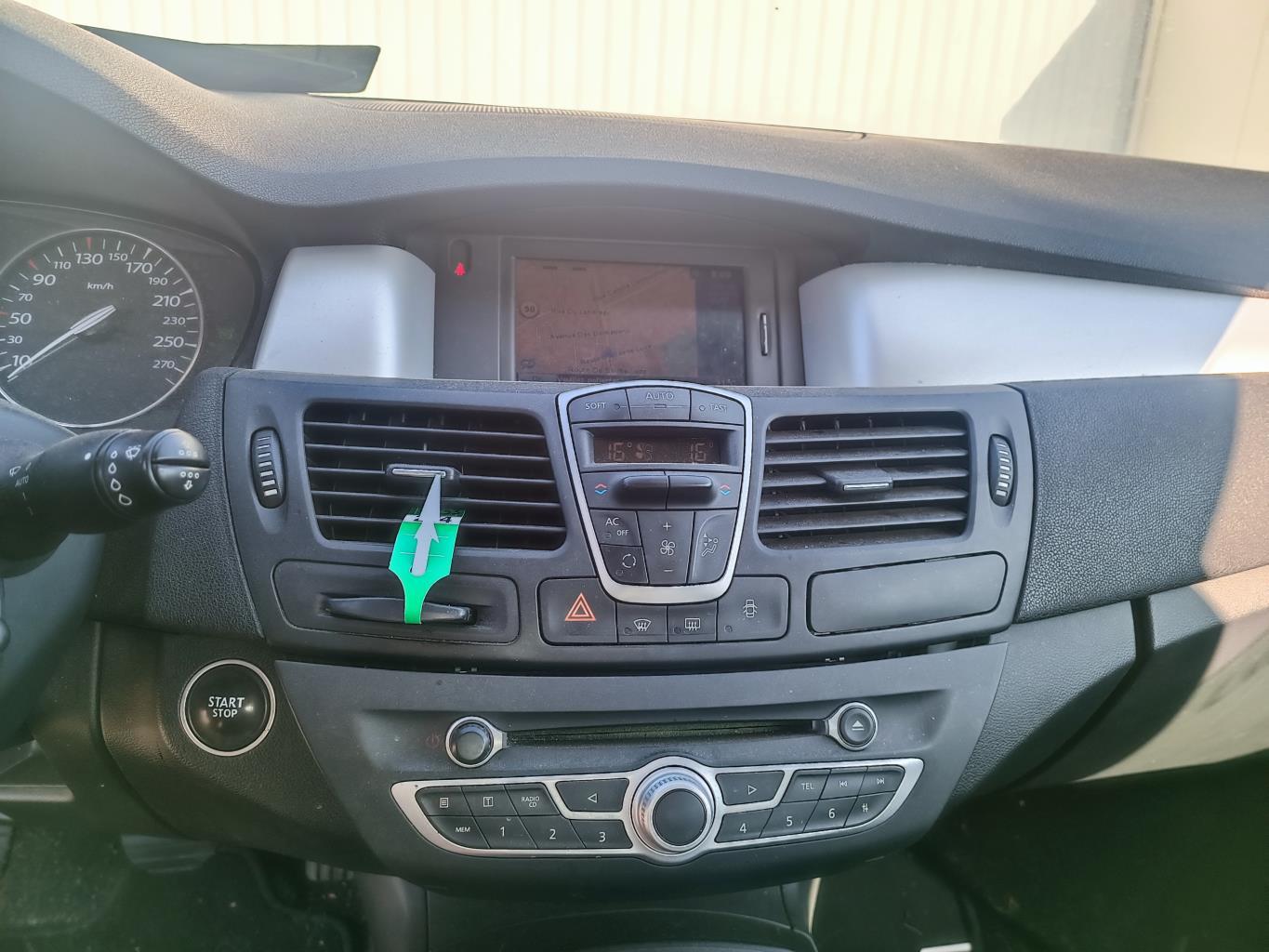 Ecran GPS RENAULT LAGUNA 3 PHASE 1 COUPE Diesel - 1