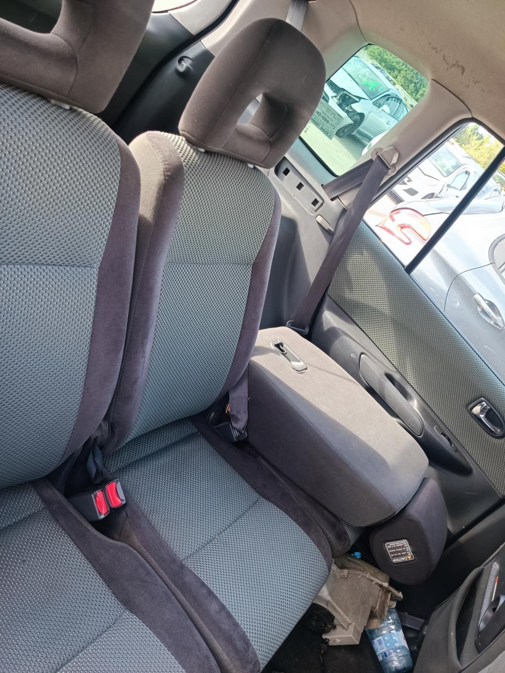 Siege arriere central MAZDA PREMACY Diesel - 1