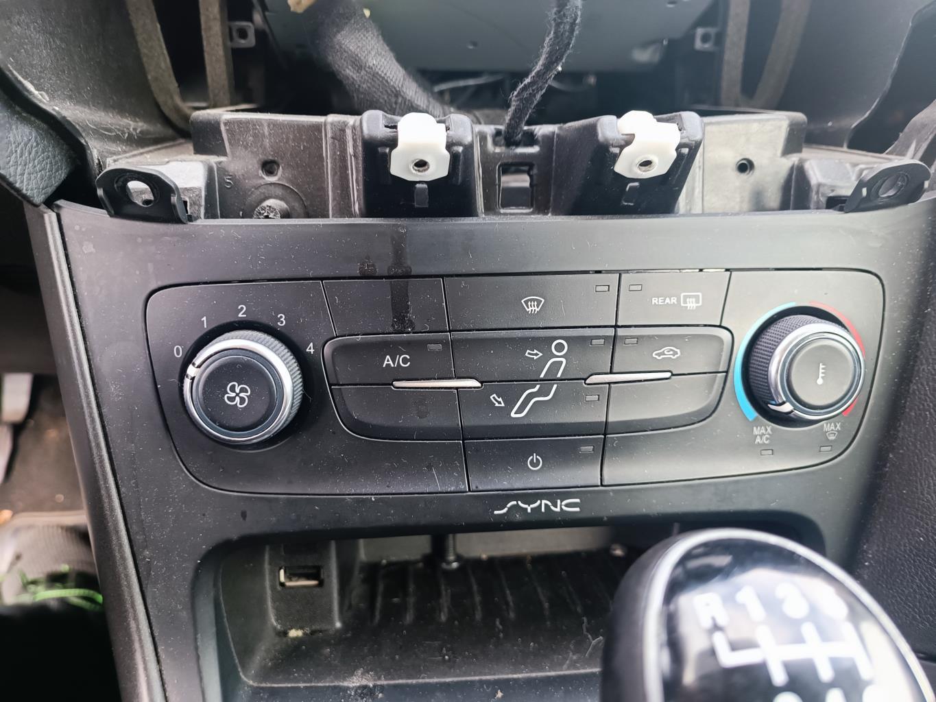 Commande chauffage FORD FOCUS 3 PHASE 2 BREAK Diesel - 1