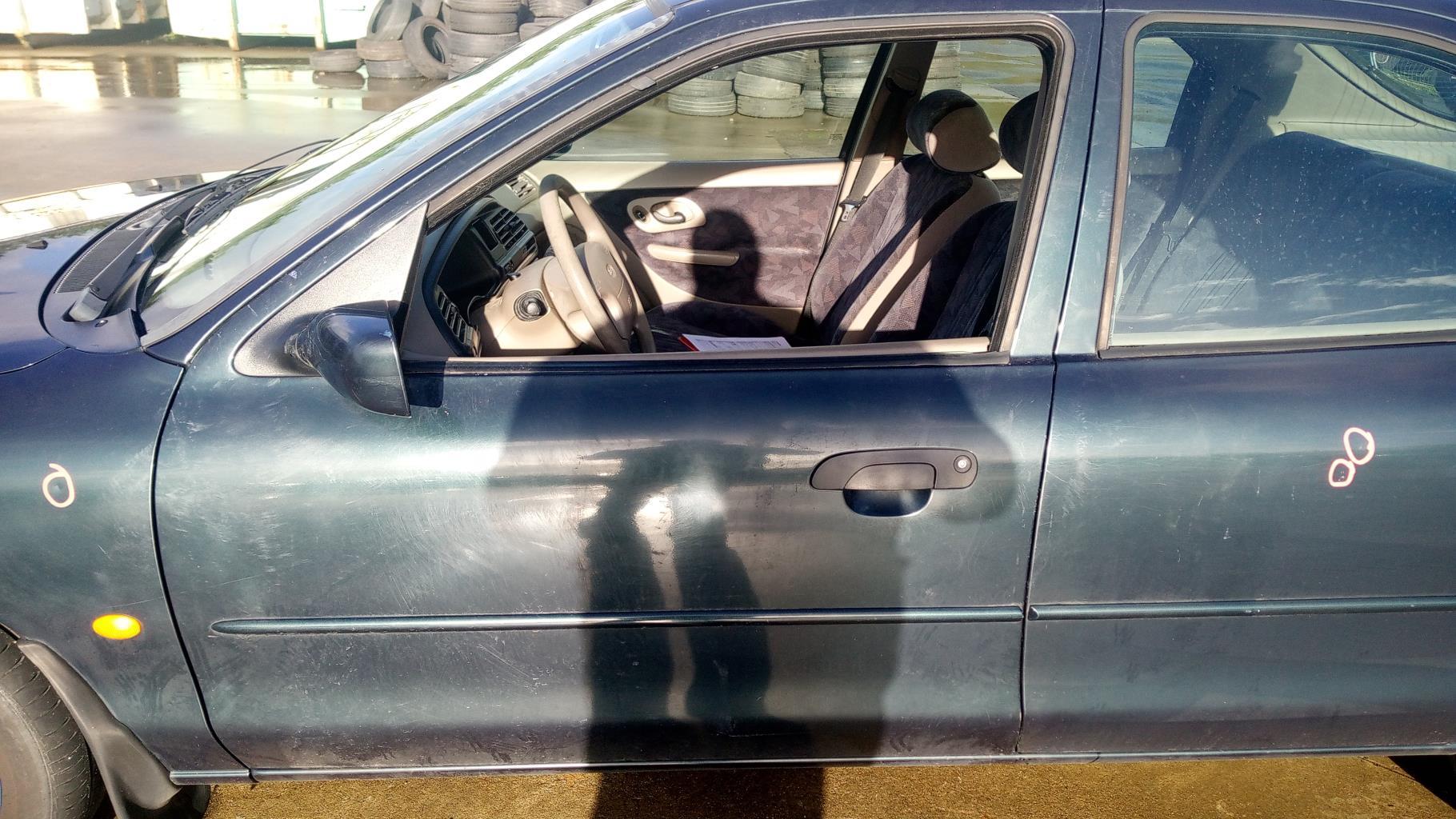 Vitre avant gauche FORD MONDEO 1 PHASE 1 Diesel - 1