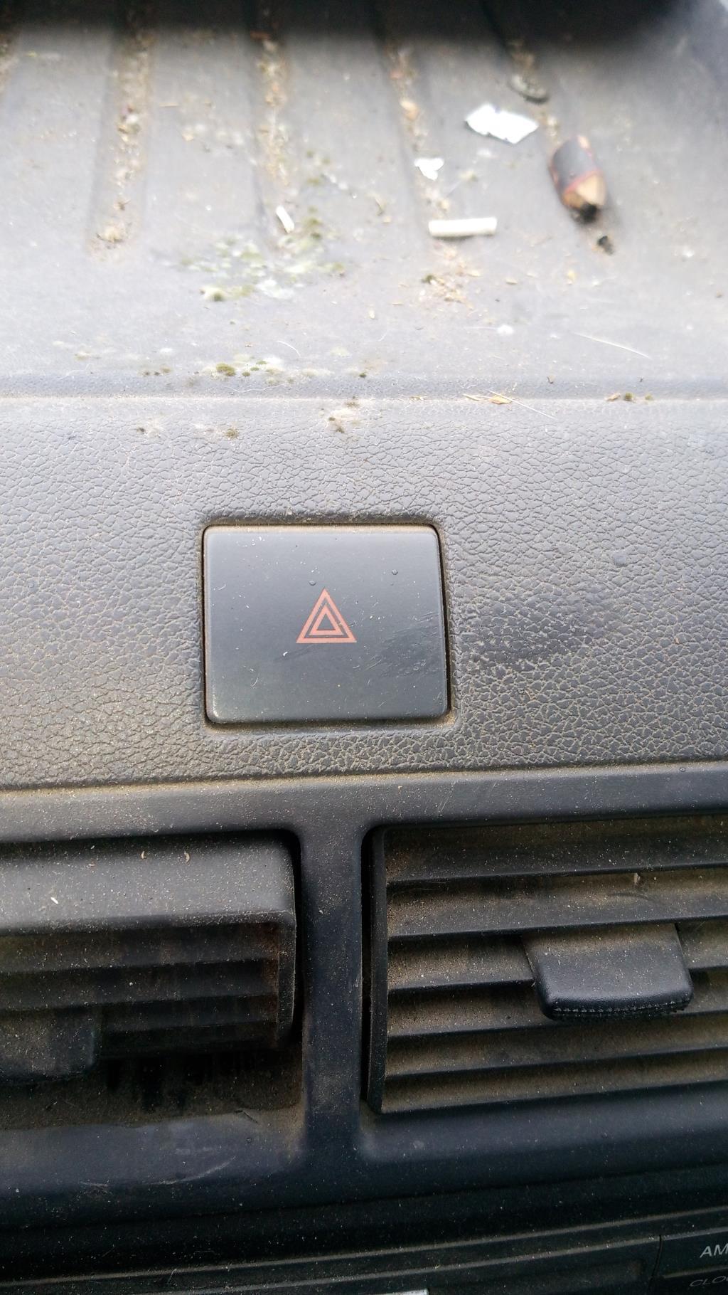 Bouton de warning FORD TRANSIT CONNECT 1 PHASE 2 Diesel - 1
