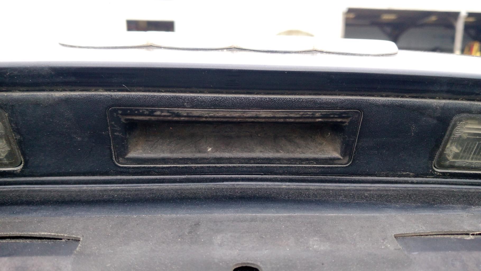 Bouton de coffre AUDI A4 2 AVANT PHASE 2 BREAK Diesel - 1