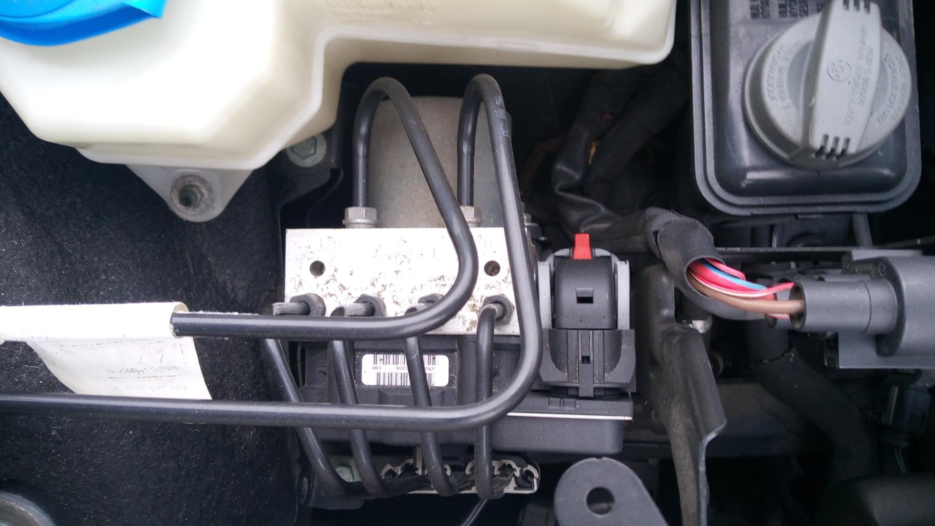 Bloc ABS (freins anti-blocage) AUDI A4 2 AVANT PHASE 2 BREAK Diesel - 1