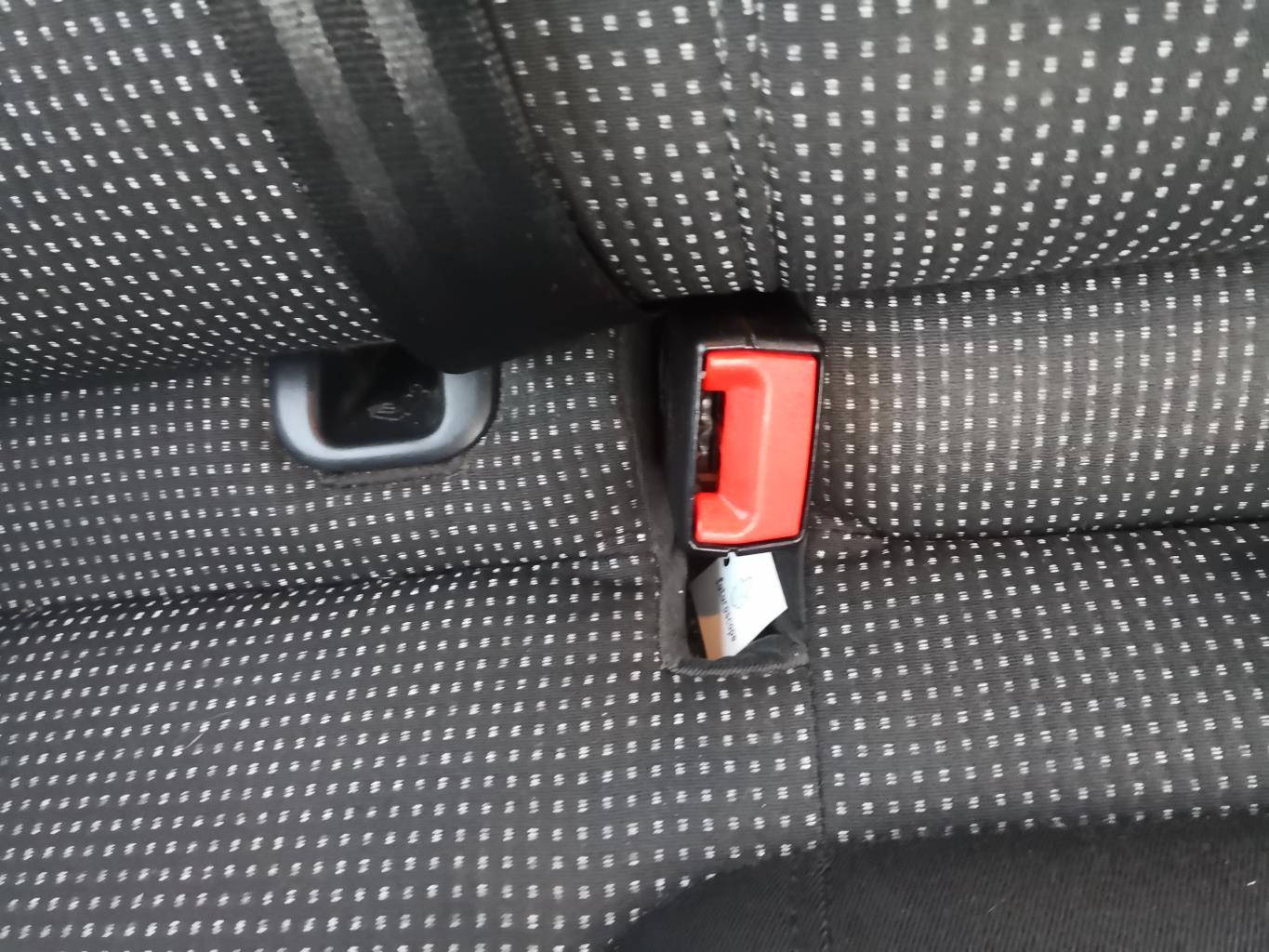Aggancio cintura sicurezza posteriore destro AUDI A3 2 SPORTBACK PHASE 1 Gasolina - 1