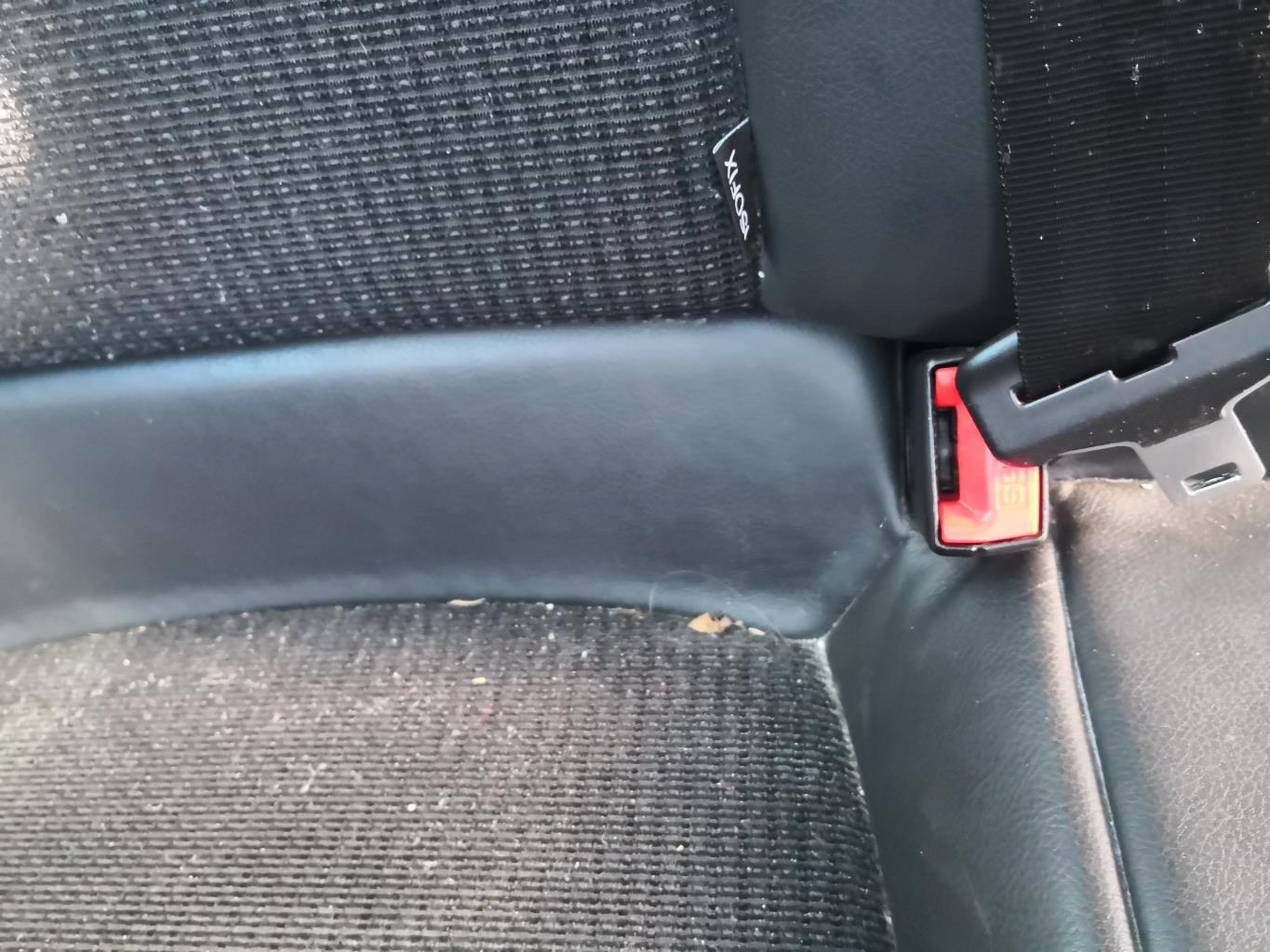 Aggancio cintura sicurezza posteriore destro CITROEN C5 2 BREAK Diésel - 1