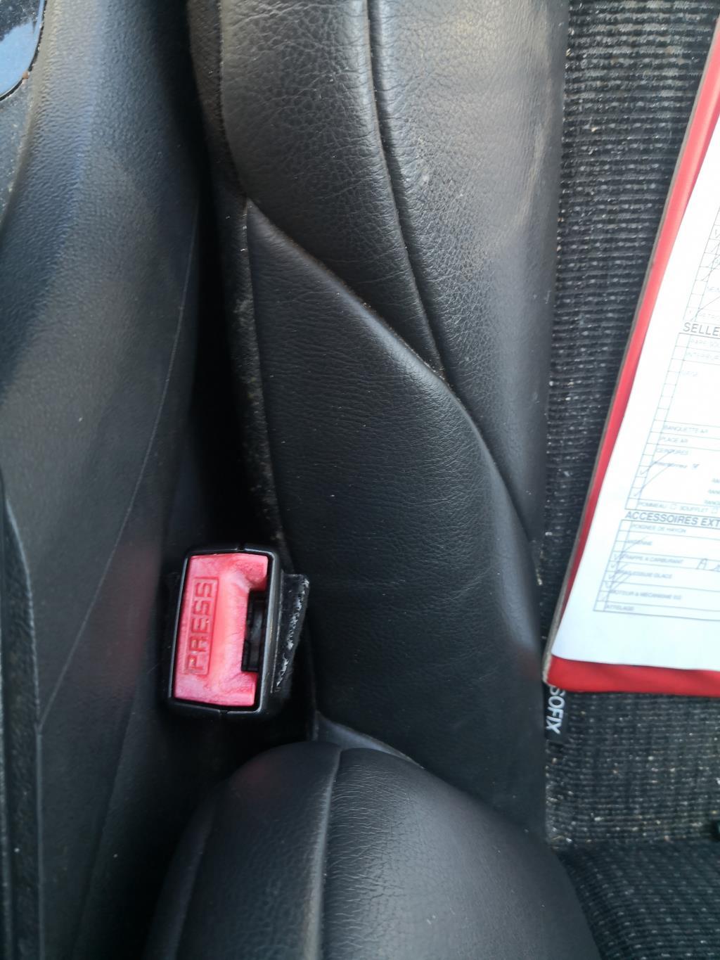 Aggancio cintura sicurezza anteriore destro CITROEN C5 2 BREAK Diésel - 1