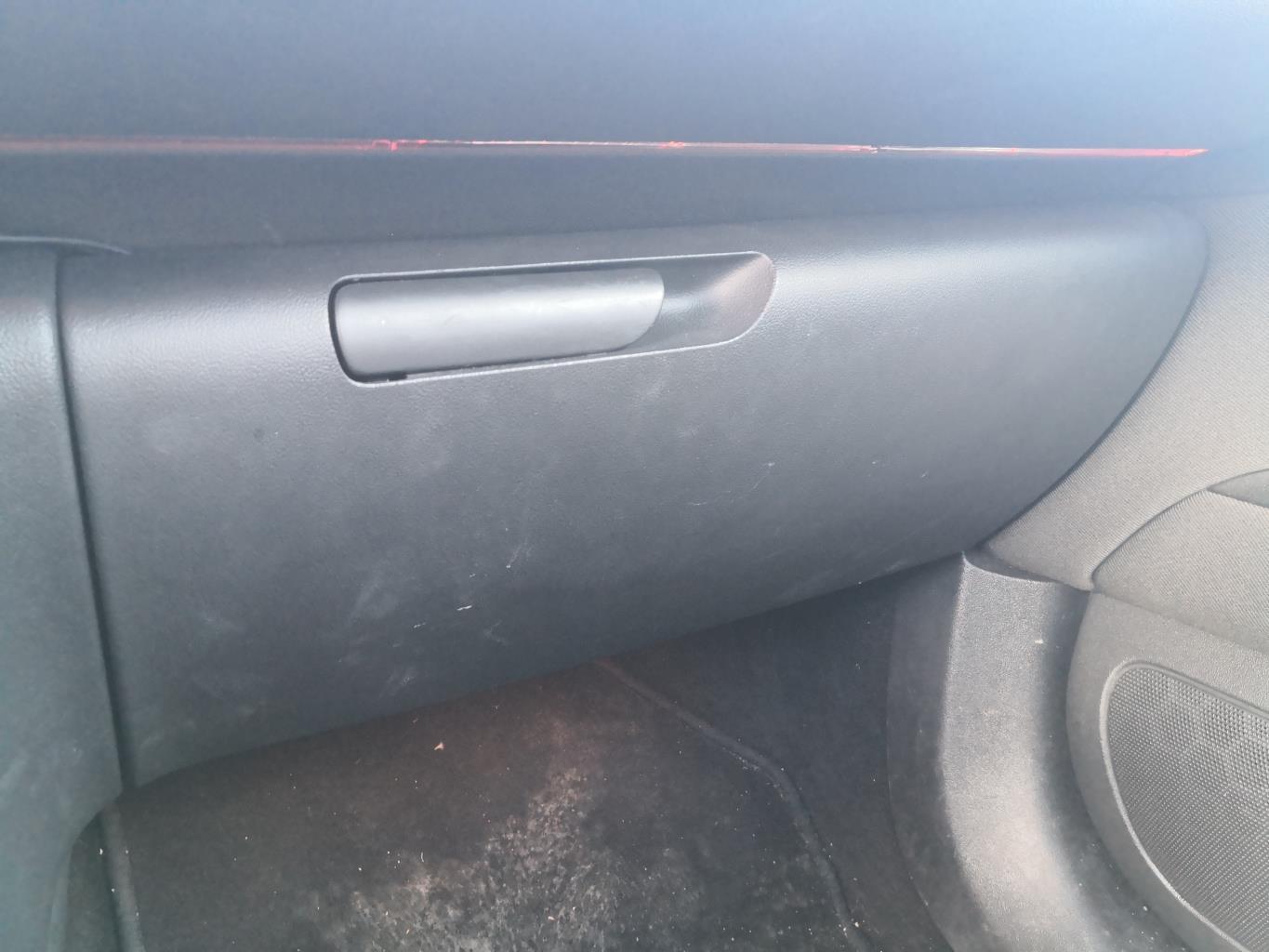 Boite a gants CITROEN C5 2 BREAK Diesel - 1