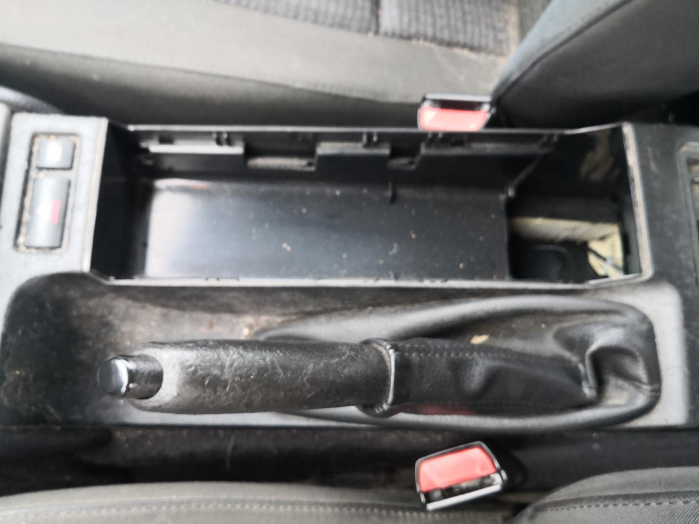 Aggancio cintura sicurezza anteriore sinistro BMW SERIE 3 E46 TOURING PHASE 1 BREAK Diésel - 1