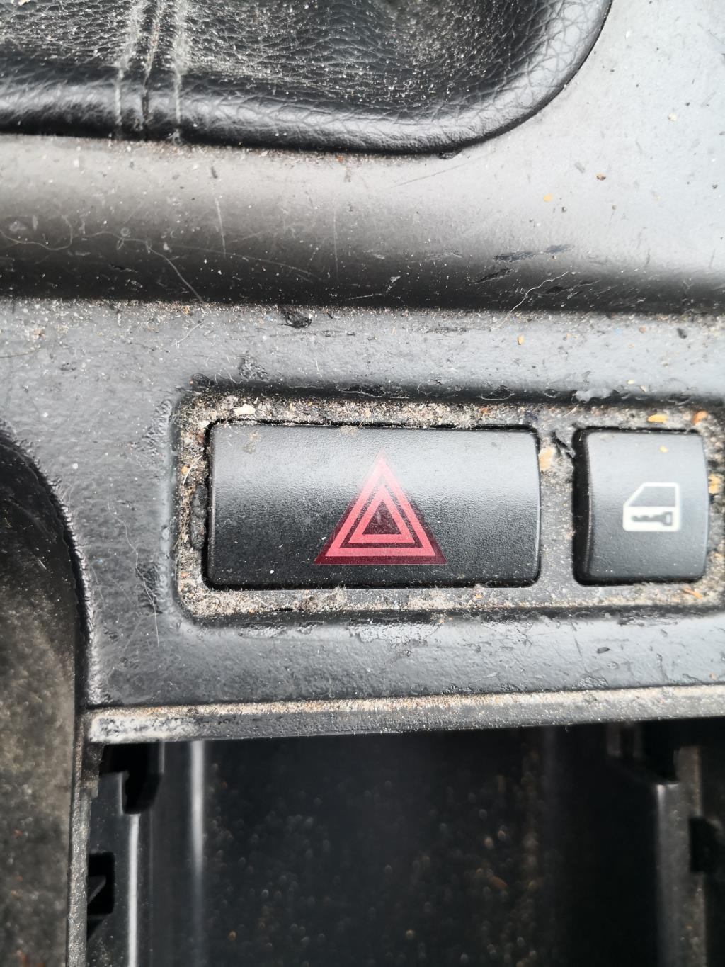 Bouton de warning BMW SERIE 3 E46 TOURING PHASE 1 BREAK Diesel - 1