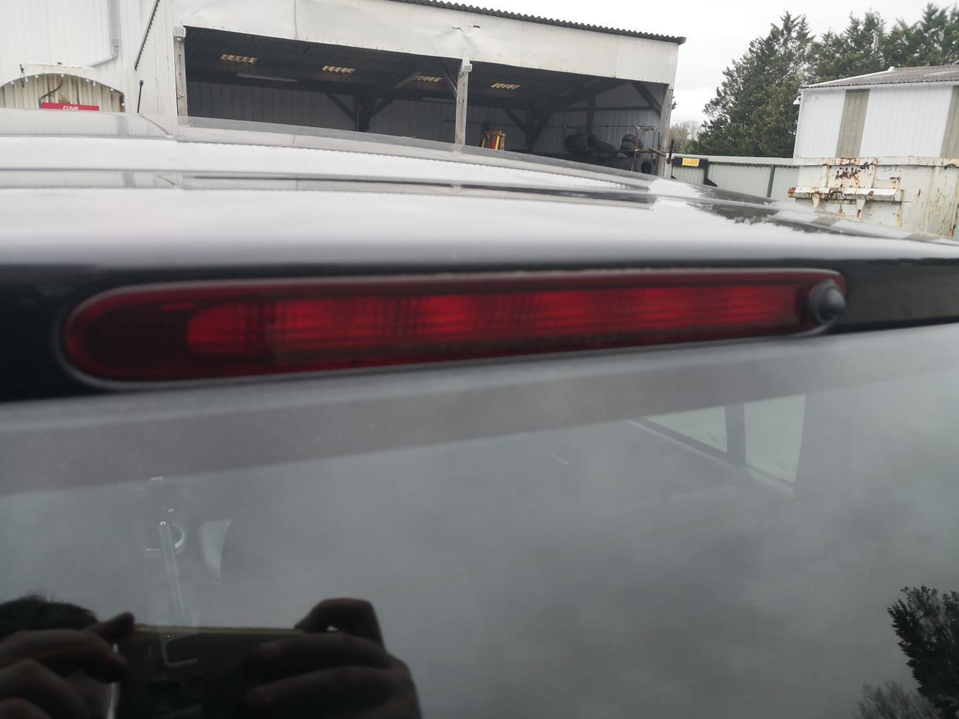 Feu arriere stop central SUZUKI SWIFT 3 Essence - 1