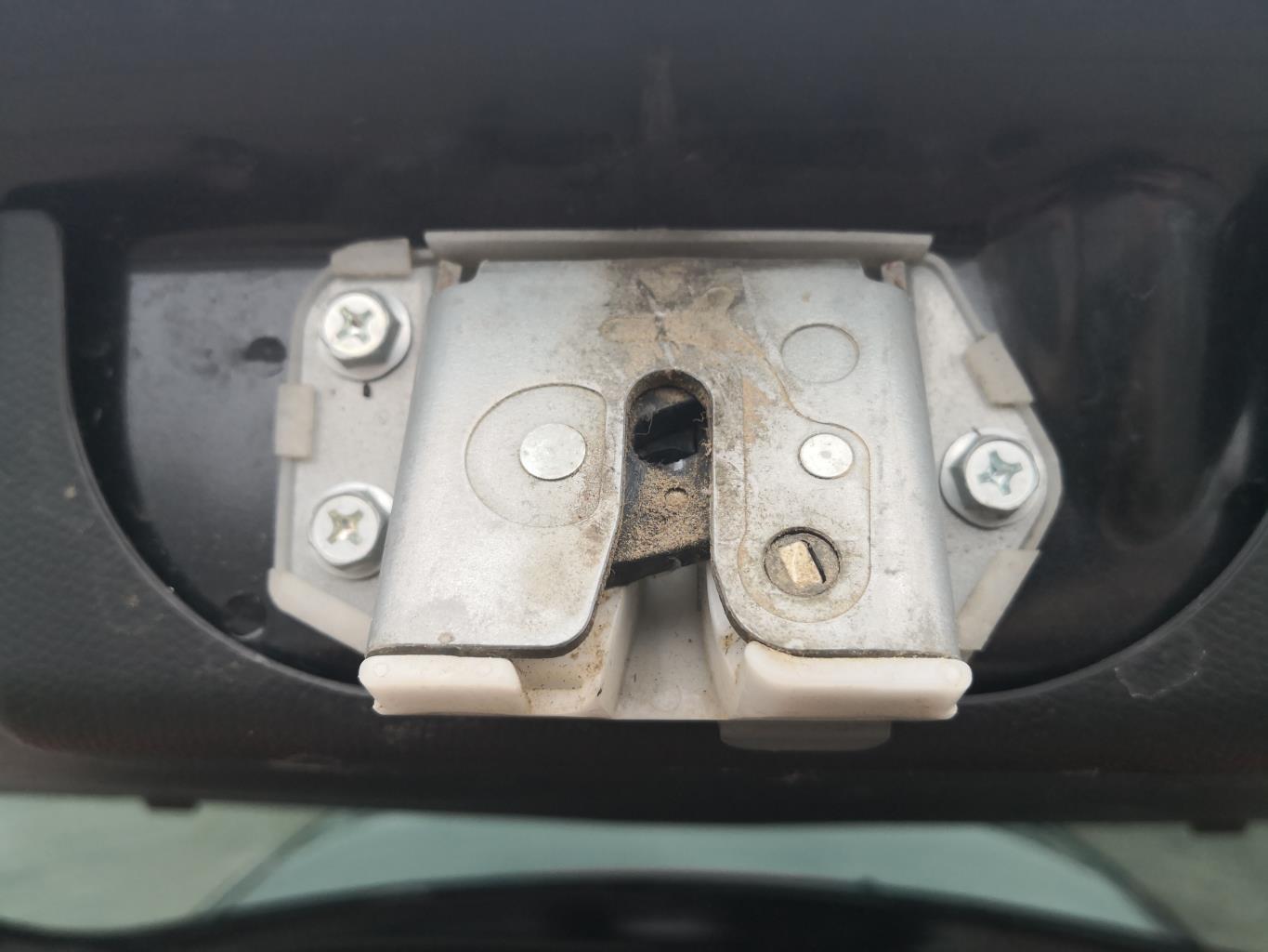Serrure de coffre SUZUKI SWIFT 3 Essence - 1