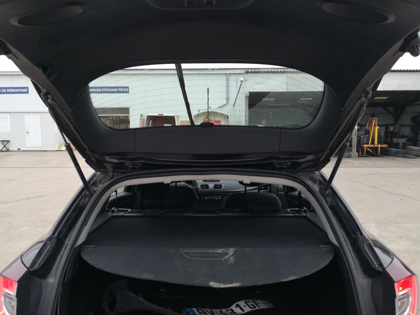 Verin de coffre RENAULT MEGANE 3 PHASE 1 BREAK Diesel - 1