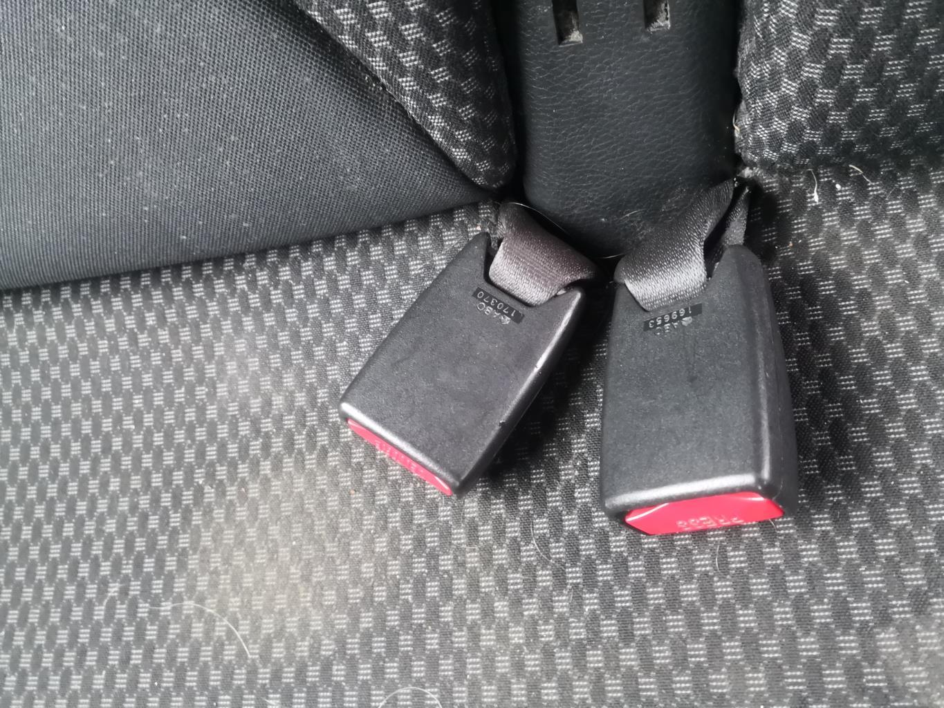 Aggancio cintura sicurezza posteriore destro NISSAN NOTE 1 PHASE 1 Diésel - 1