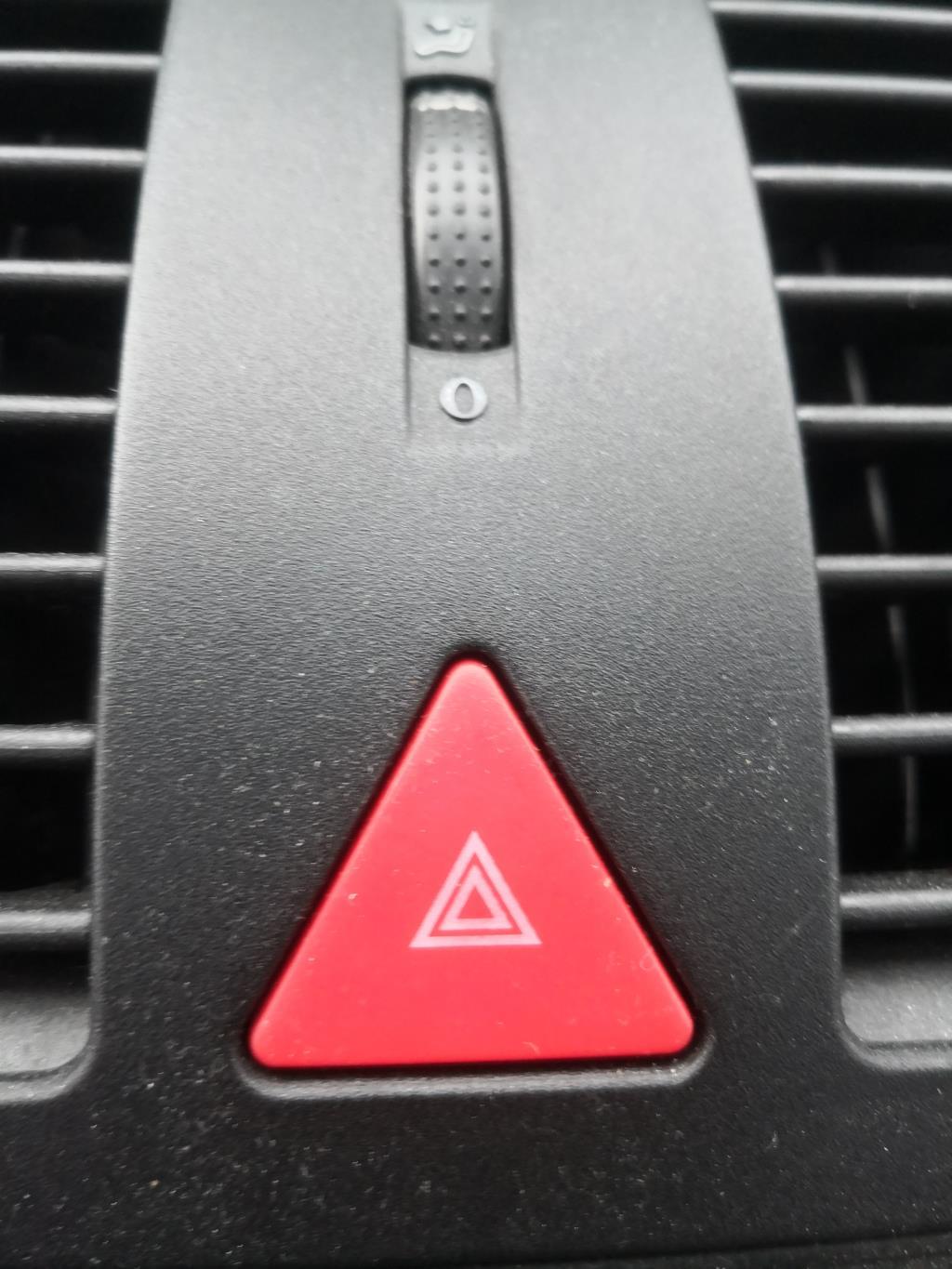 Bouton de warning VOLKSWAGEN LUPO Diesel - 1