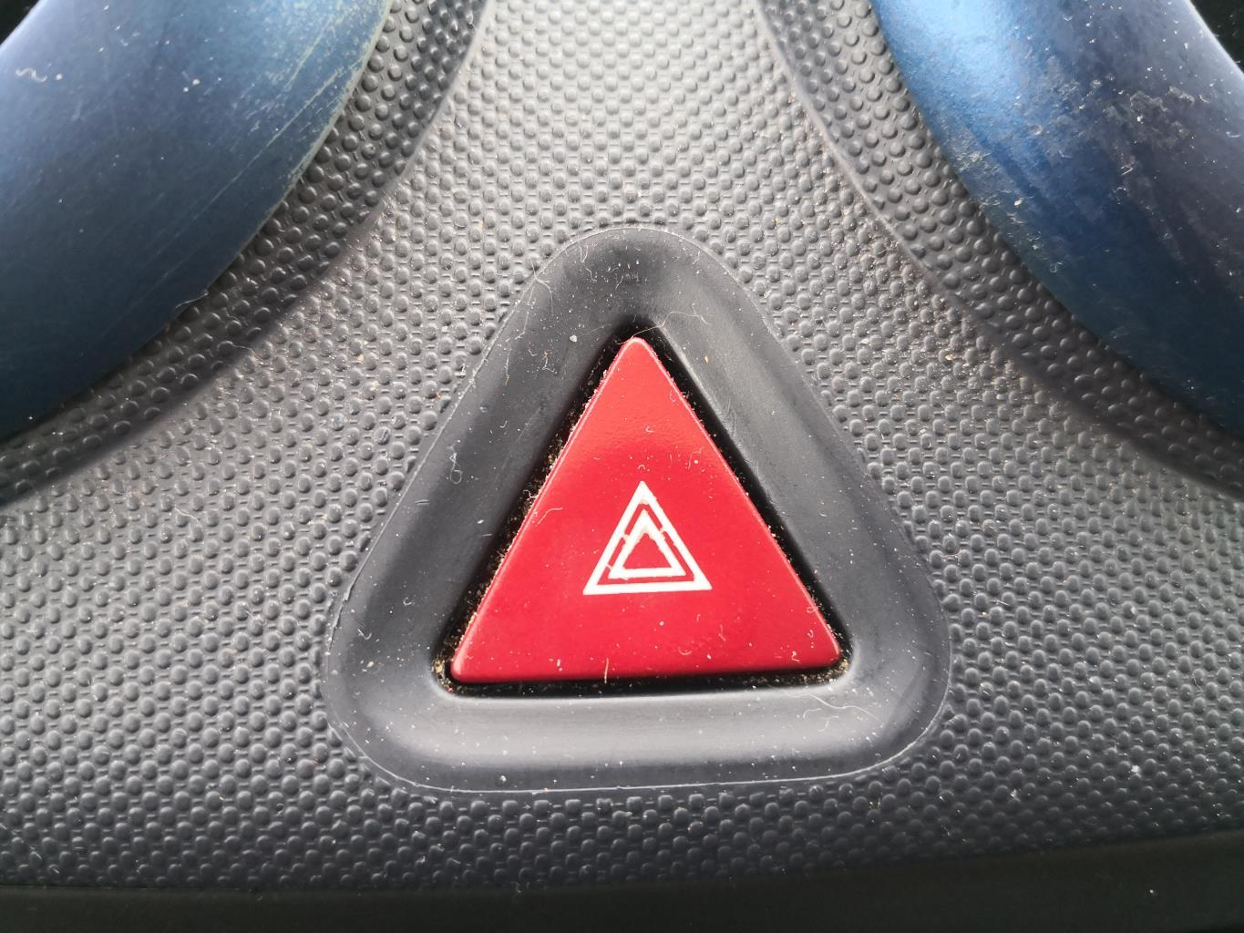 Interruttore luci emergenza PEUGEOT 1007 Diésel - 1