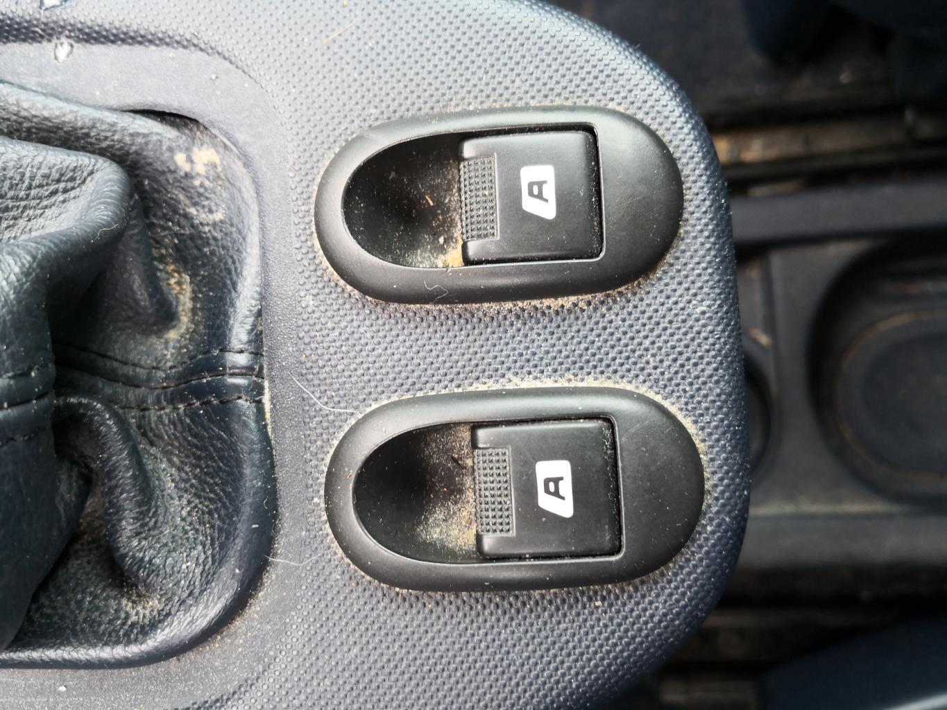 Interruttore lavacristalli anteriore sinistro PEUGEOT 1007 Diésel - 1