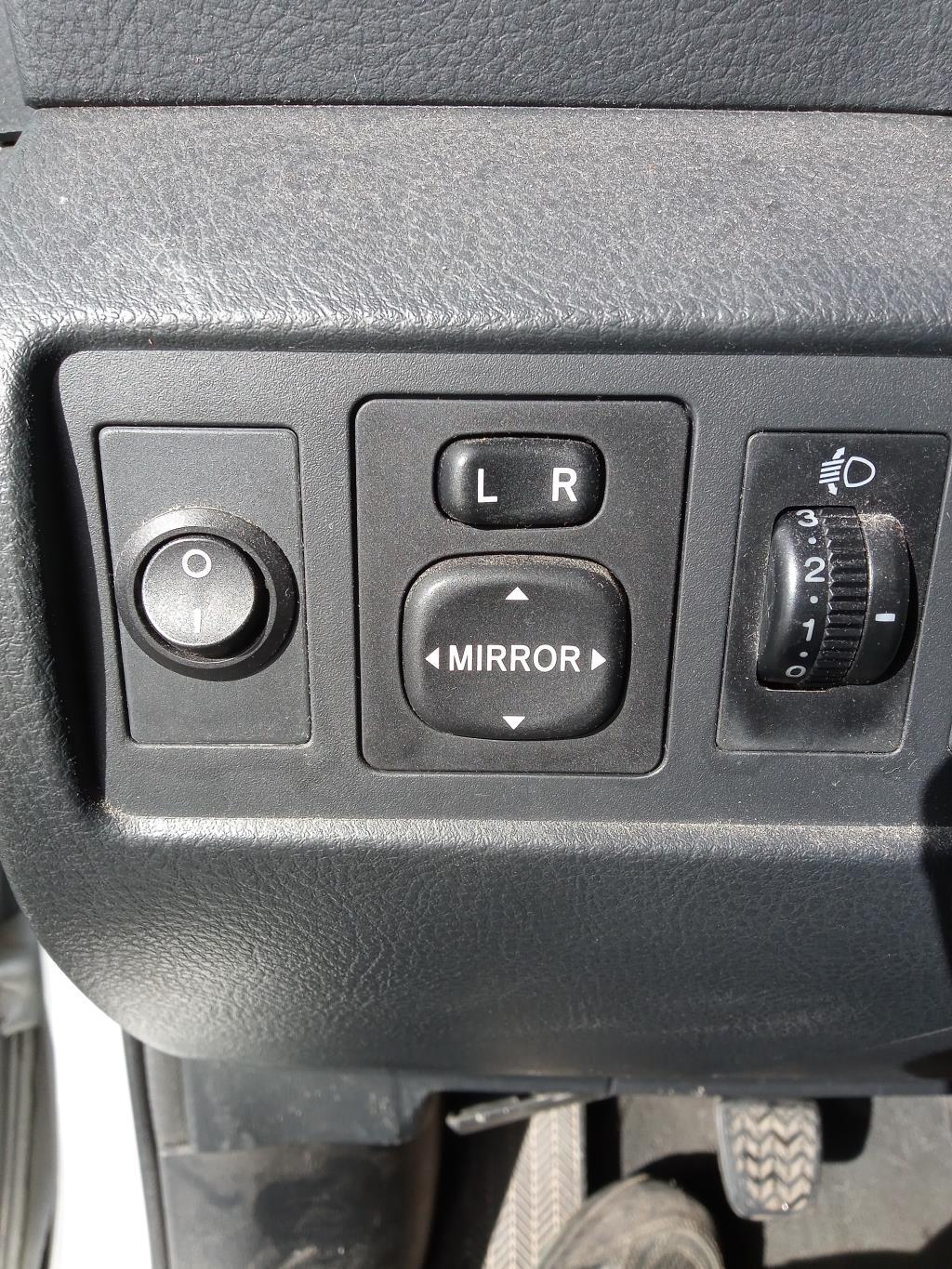 Commande retroviseurs TOYOTA COROLLA VERSO 2 PHASE 1 Diesel - 1
