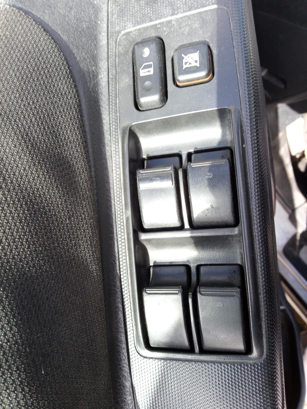 Interruttore lavacristalli anteriore sinistro TOYOTA COROLLA VERSO 2 PHASE 1 Diésel - 1