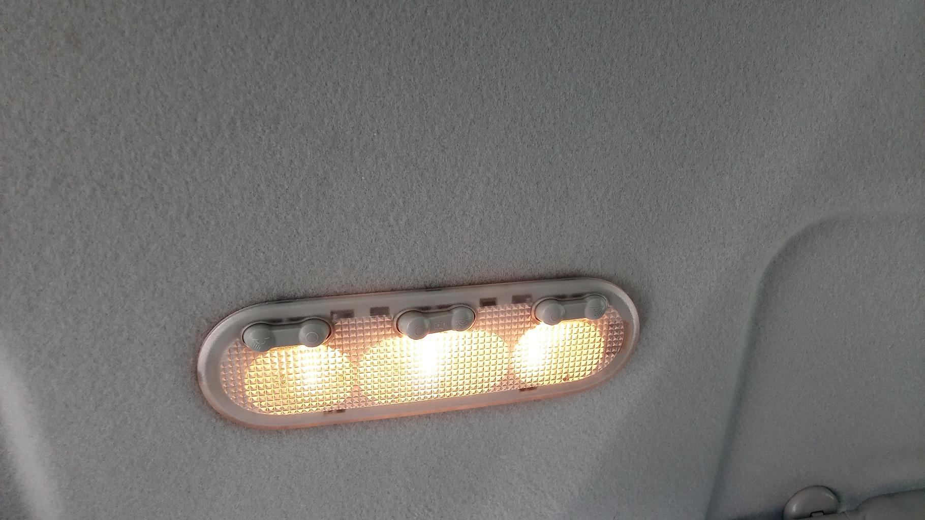 Luce di cortesia NISSAN MICRA 3 PHASE 3 Diésel - 1