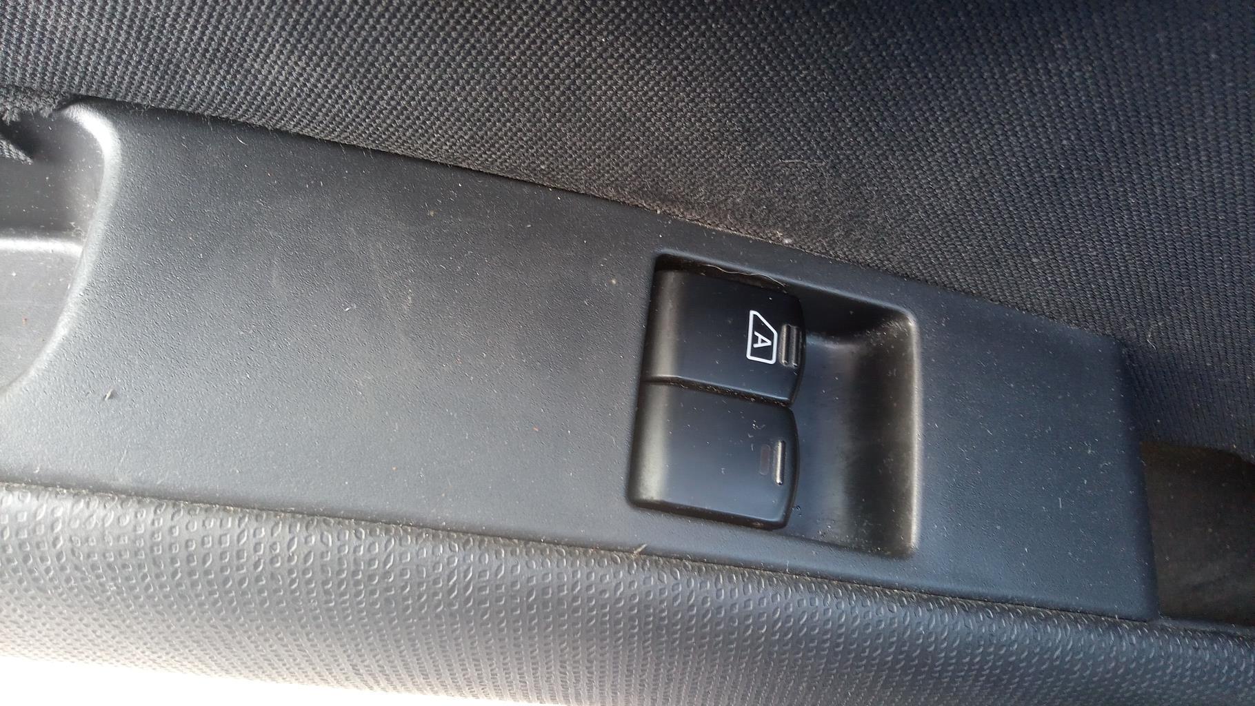 Interruttore lavacristalli anteriore sinistro NISSAN MICRA 3 PHASE 3 Diésel - 1