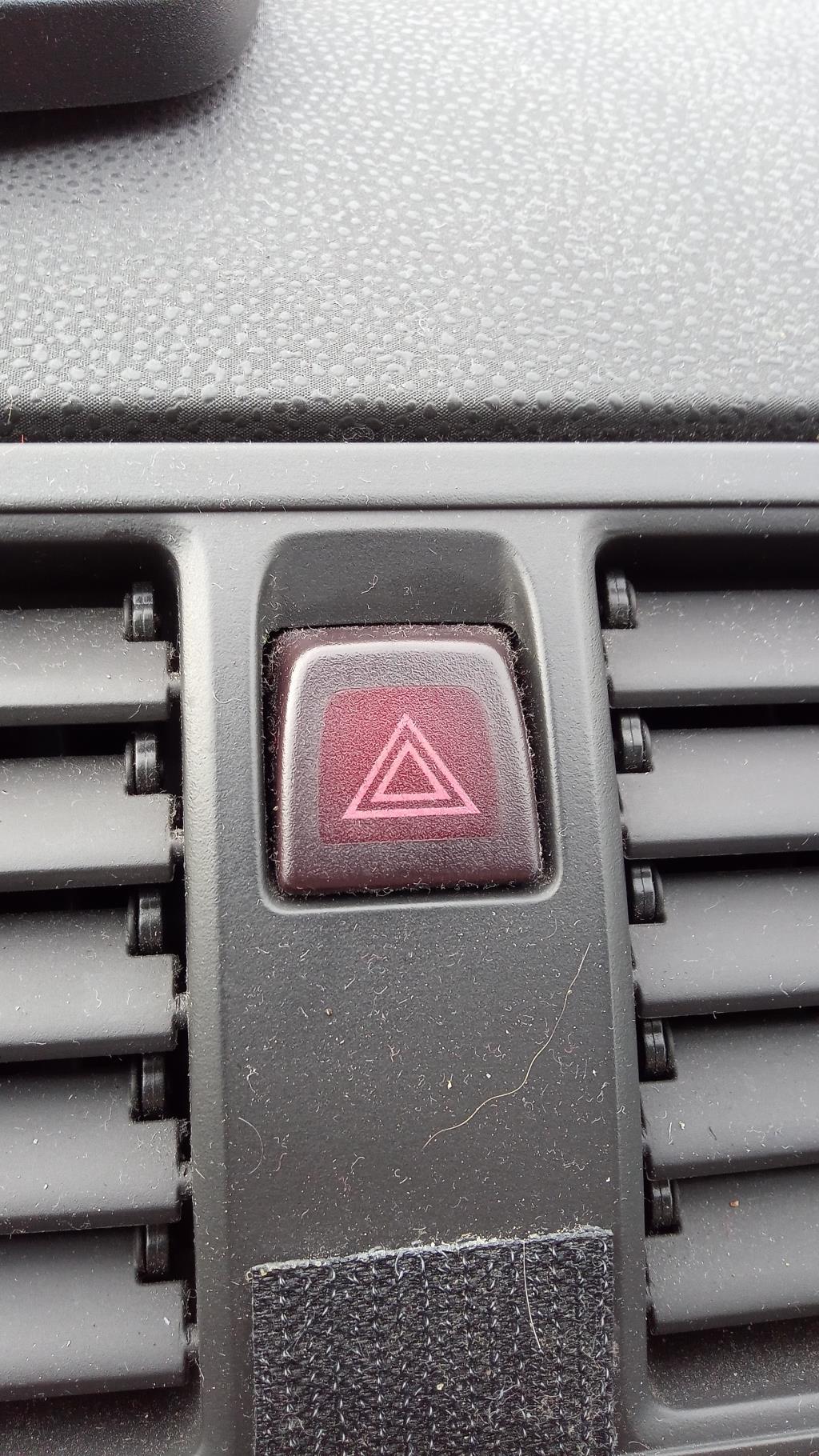 Bouton de warning VOLVO S 40 2 PHASE 2 Diesel - 1