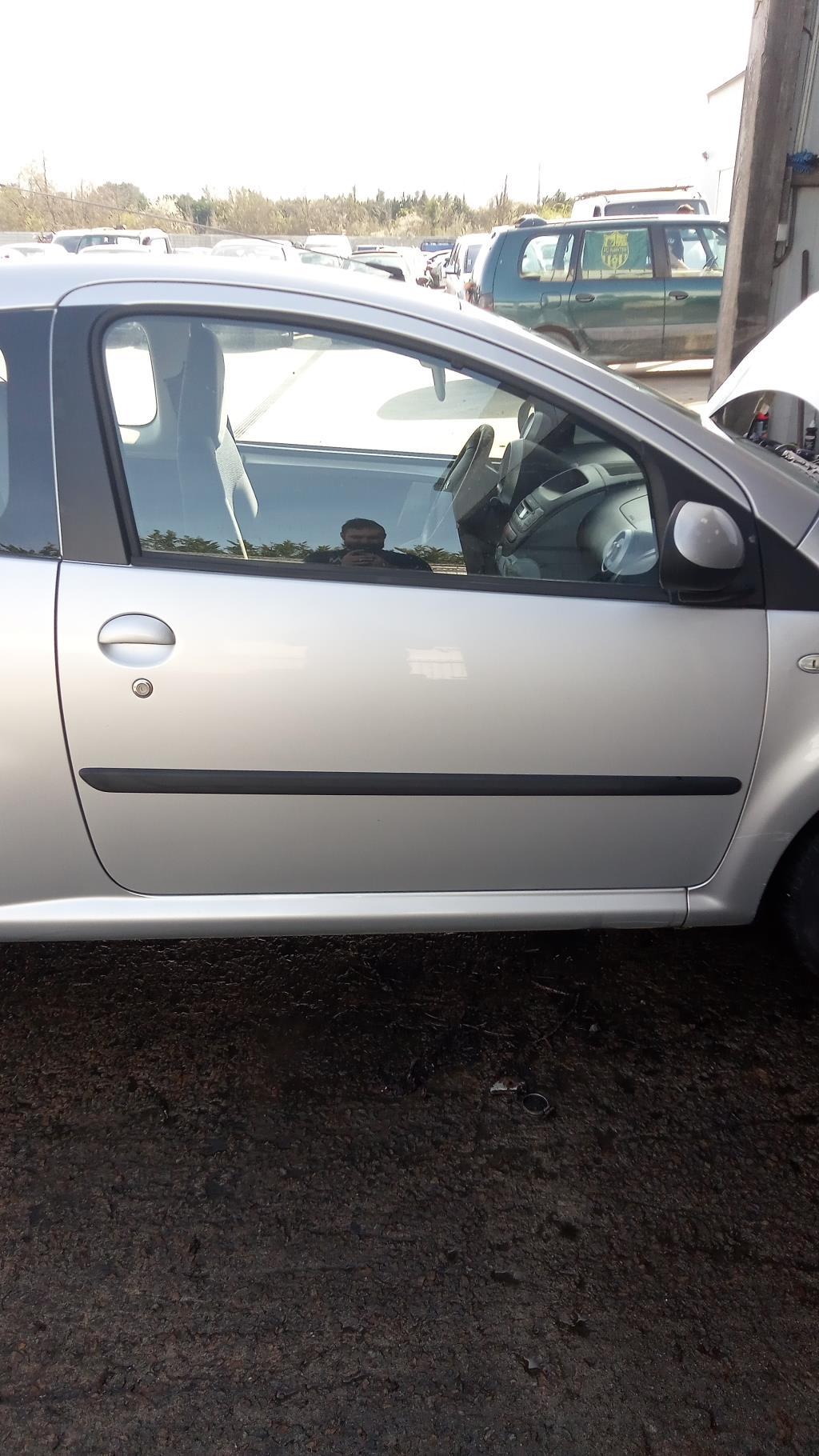 Portiera anteriore destra PEUGEOT 107 PHASE 1 Gasolina - 1