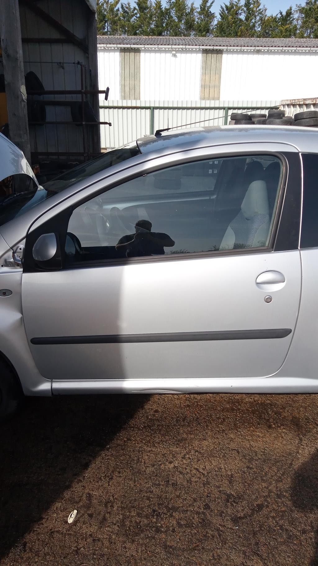 Serratura anteriore sinistra PEUGEOT 107 PHASE 1 Gasolina - 1