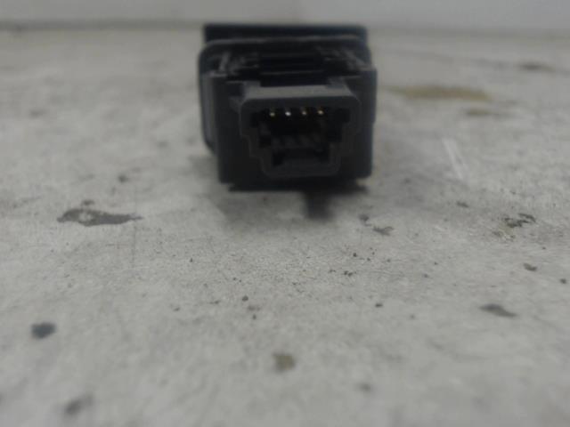 Bouton de warning TOYOTA VERSO PHASE 1 Diesel - 1