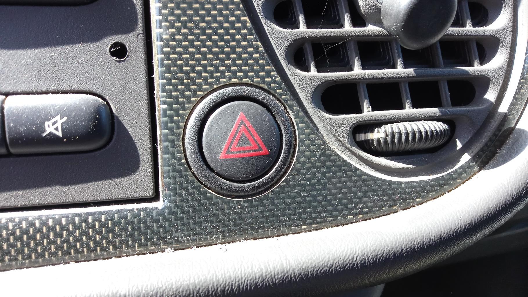 Bouton de warning SAAB 9.3 1 Diesel - 1