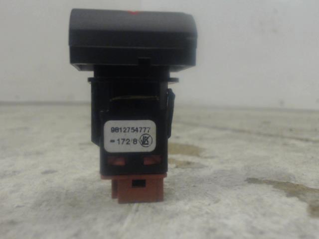 Bouton de warning CITROEN C3 3 PHASE 1 Essence - 1